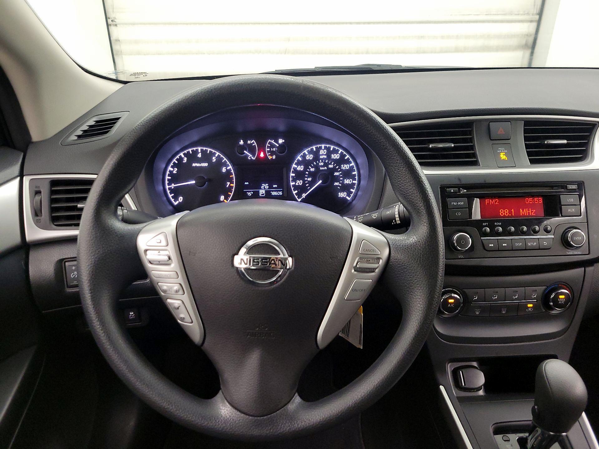 Thumbnail: 2016 Nissan Sentra - 10