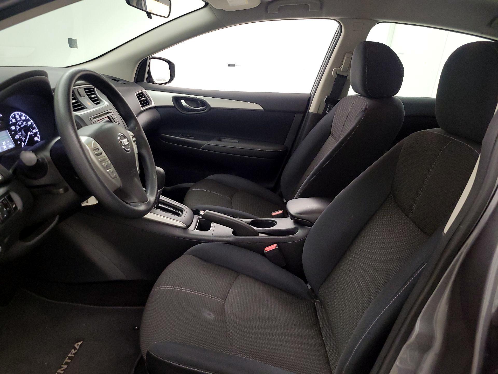 Thumbnail: 2016 Nissan Sentra - 11