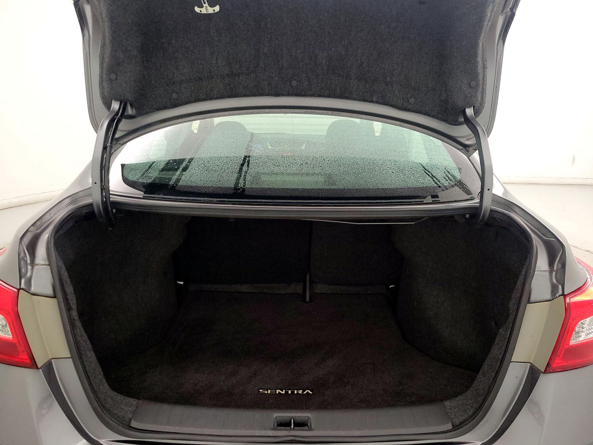 Thumbnail: 2016 Nissan Sentra - 19