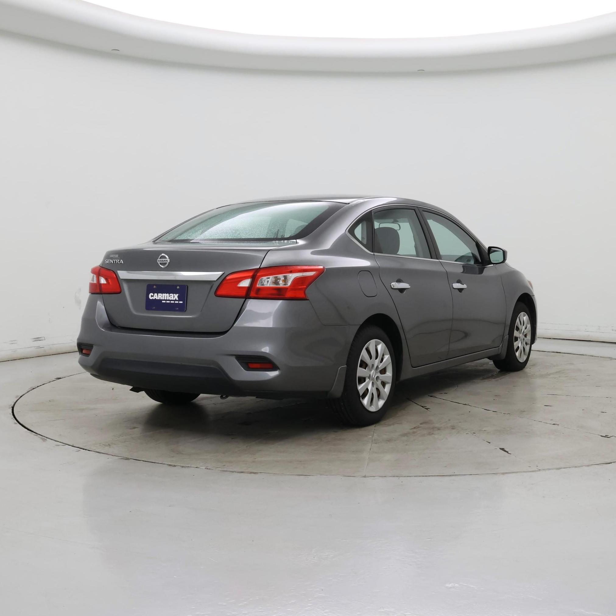 Thumbnail: 2016 Nissan Sentra - 8