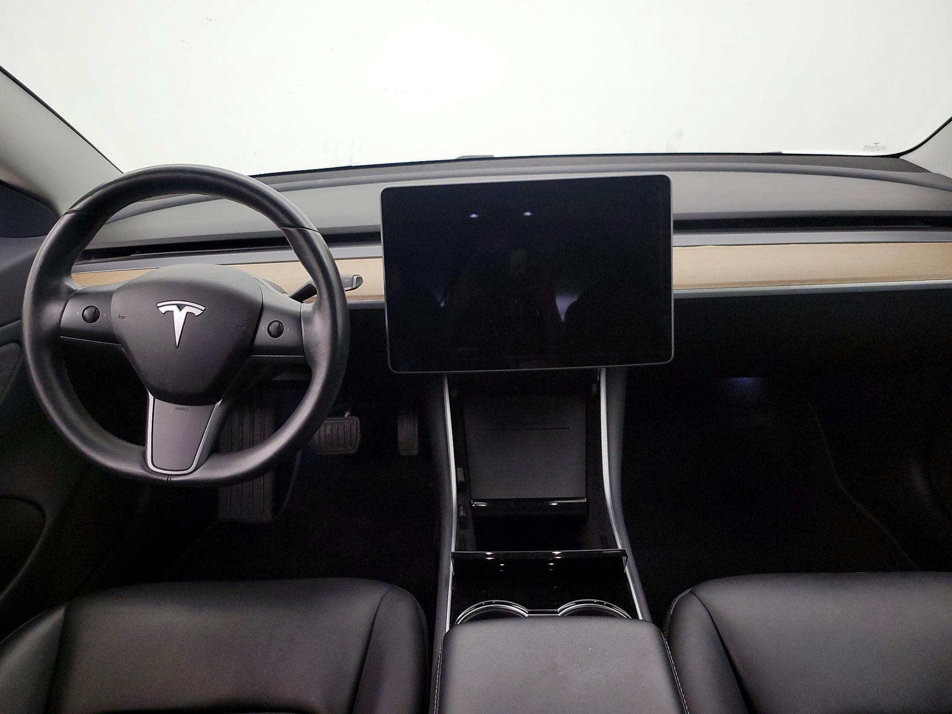 Thumbnail: 2018 Tesla Model 3 - 9