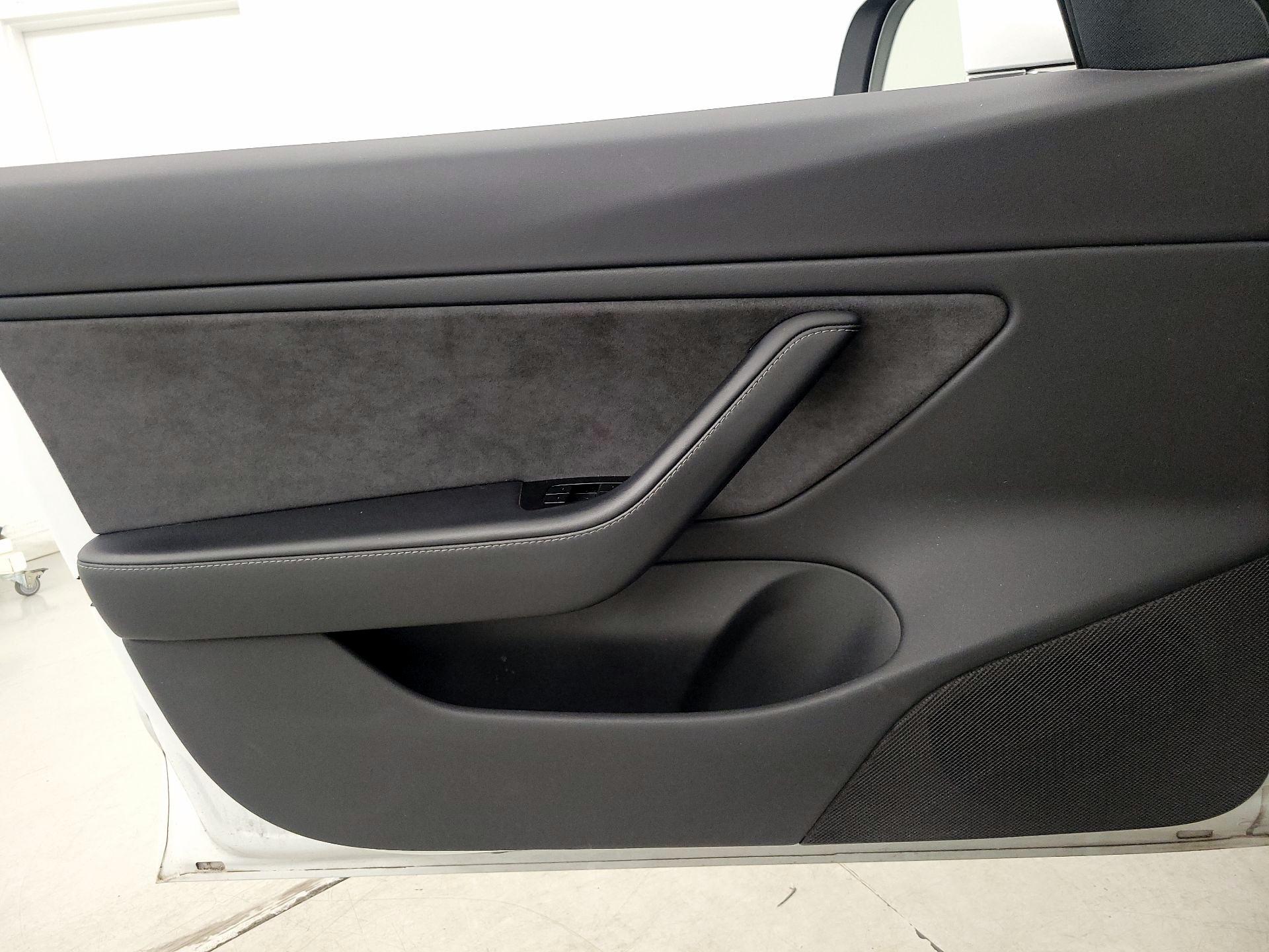 Thumbnail: 2018 Tesla Model 3 - 12