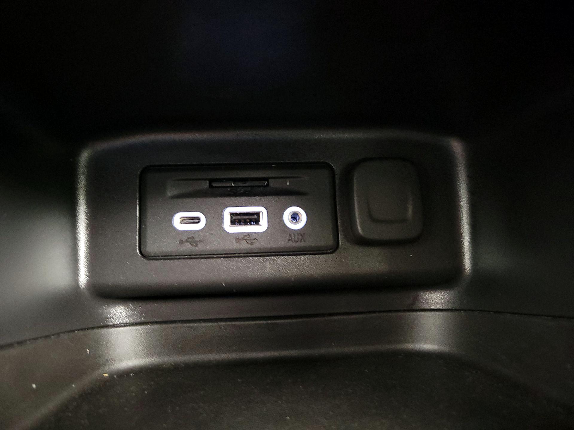 Thumbnail: 2020 Chevrolet Equinox - 19