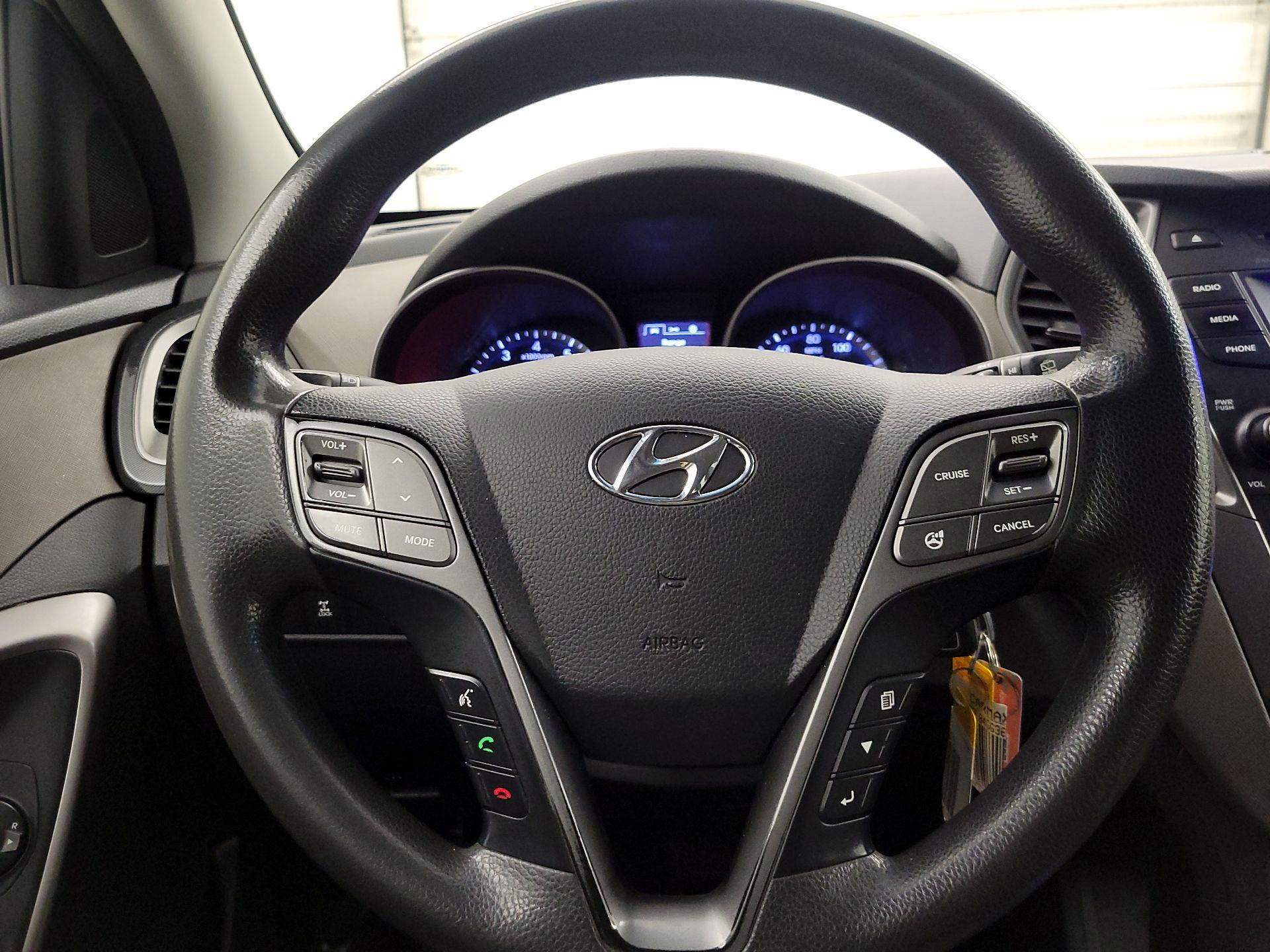 Thumbnail: 2016 Hyundai Santa Fe - 10