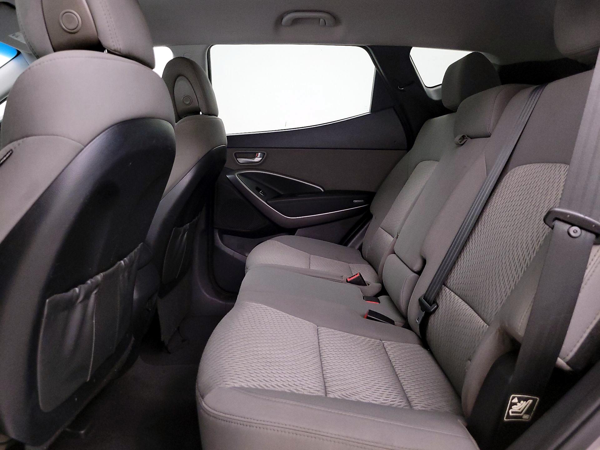 Thumbnail: 2016 Hyundai Santa Fe - 18