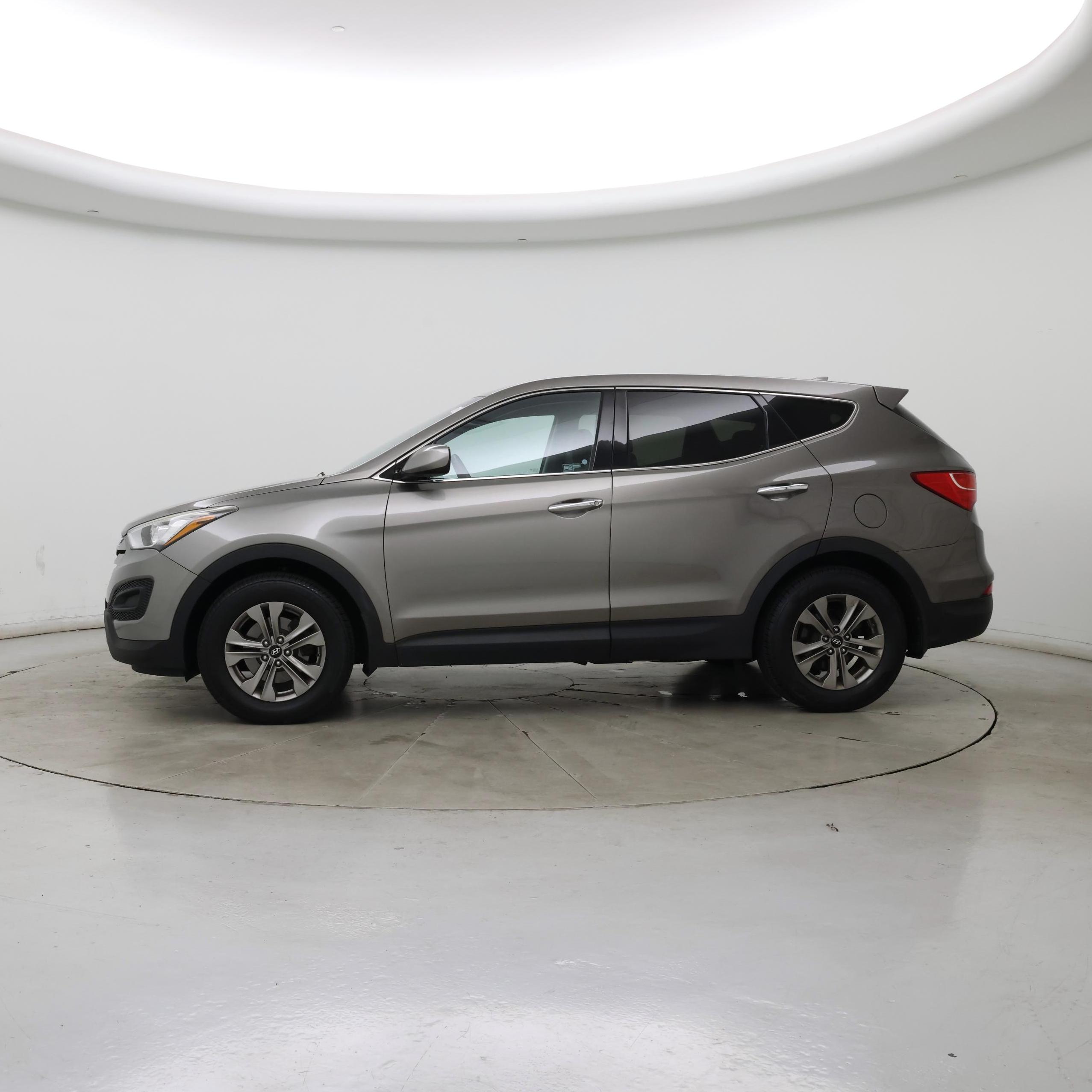 Thumbnail: 2016 Hyundai Santa Fe - 3