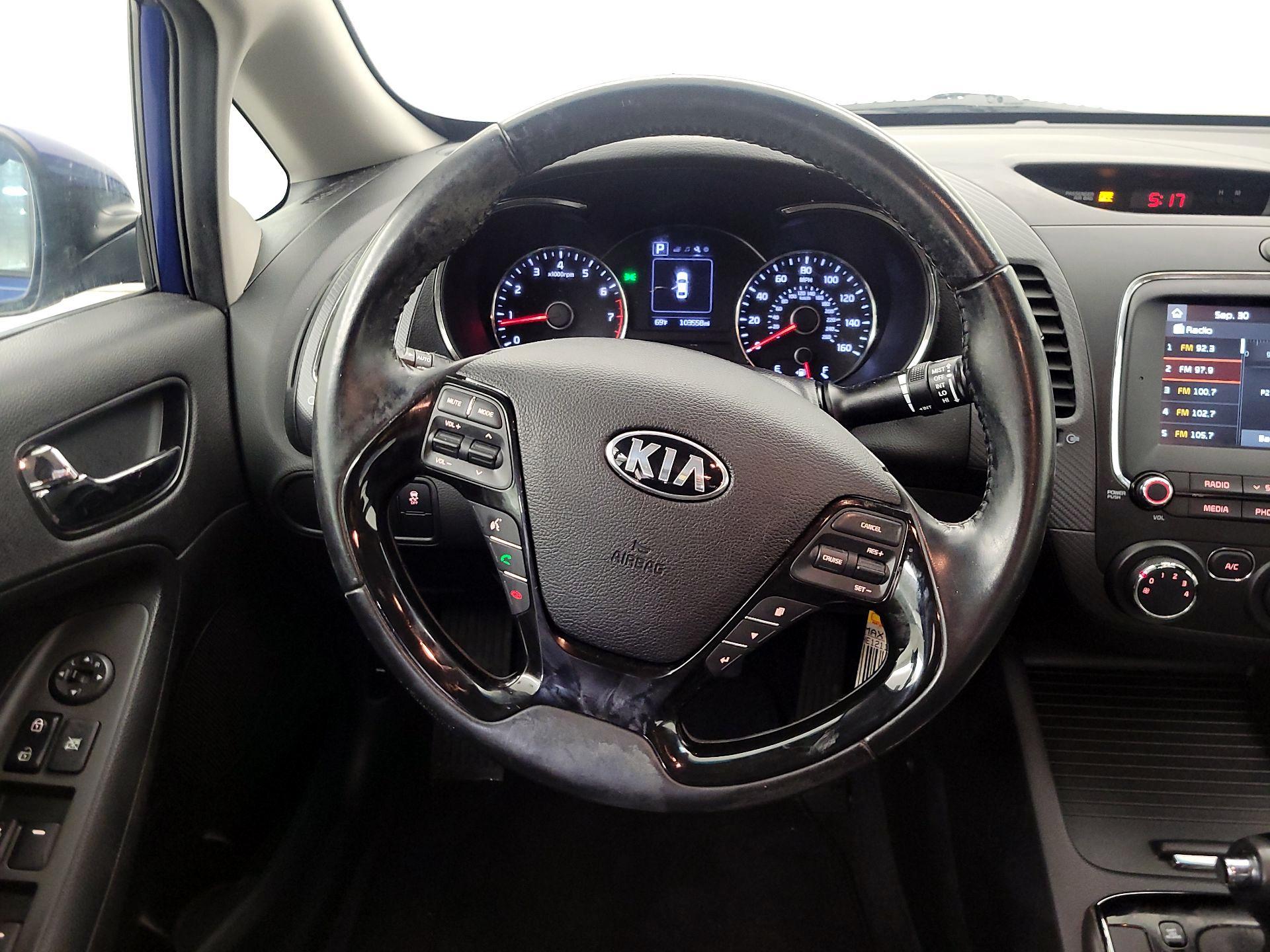 Thumbnail: 2017 Kia Forte - 10