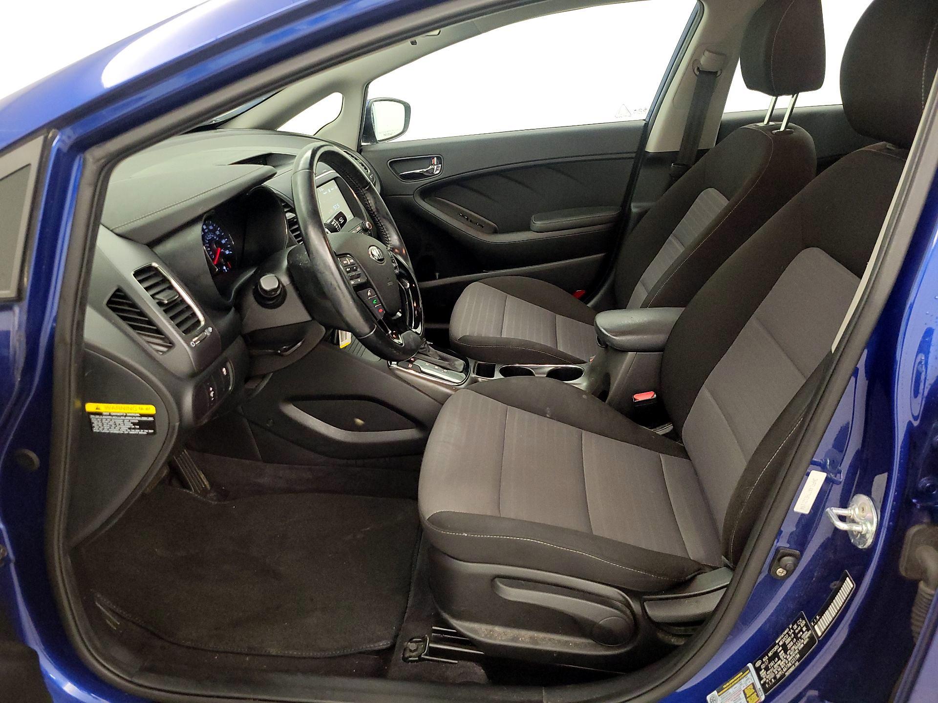 Thumbnail: 2017 Kia Forte - 11
