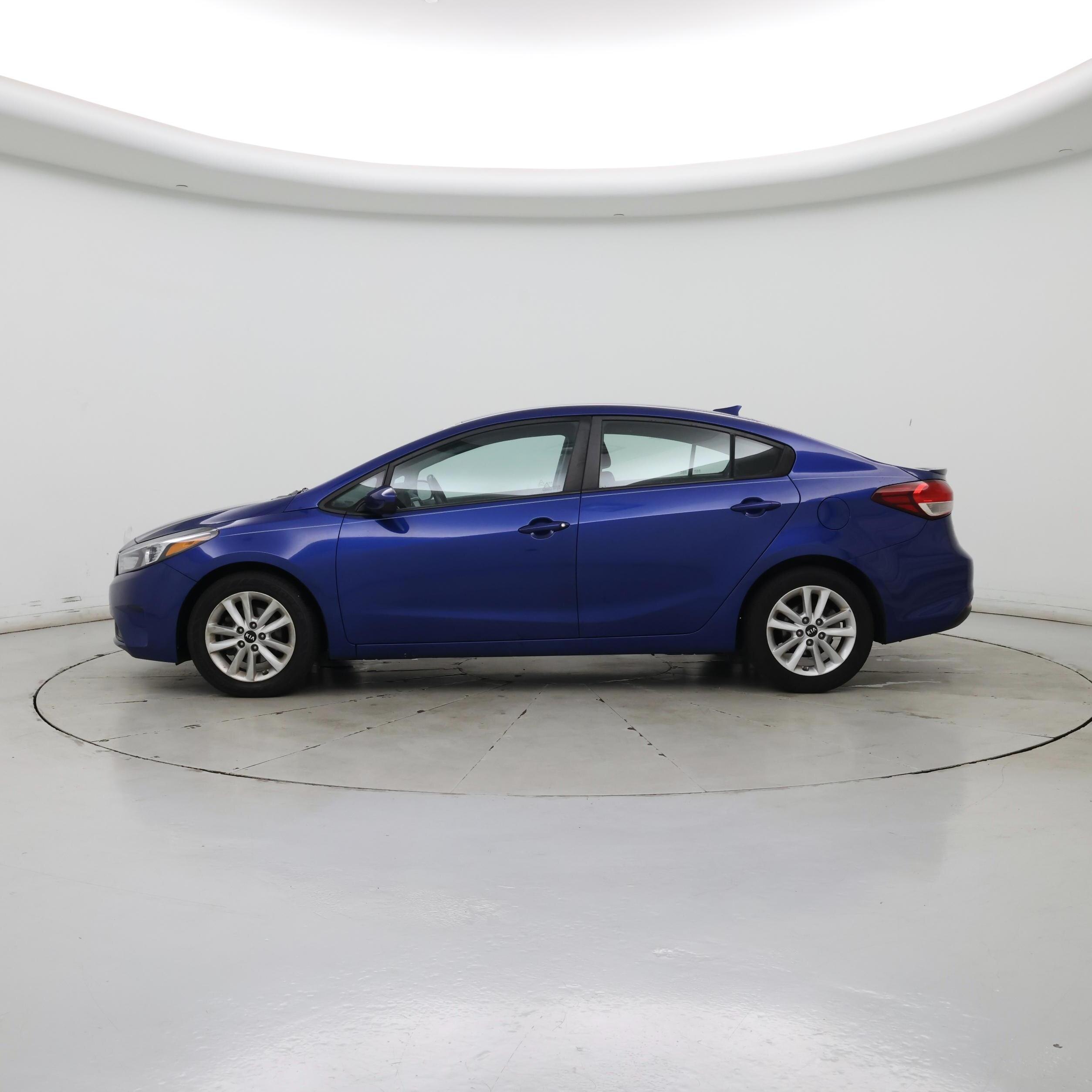 Thumbnail: 2017 Kia Forte - 3
