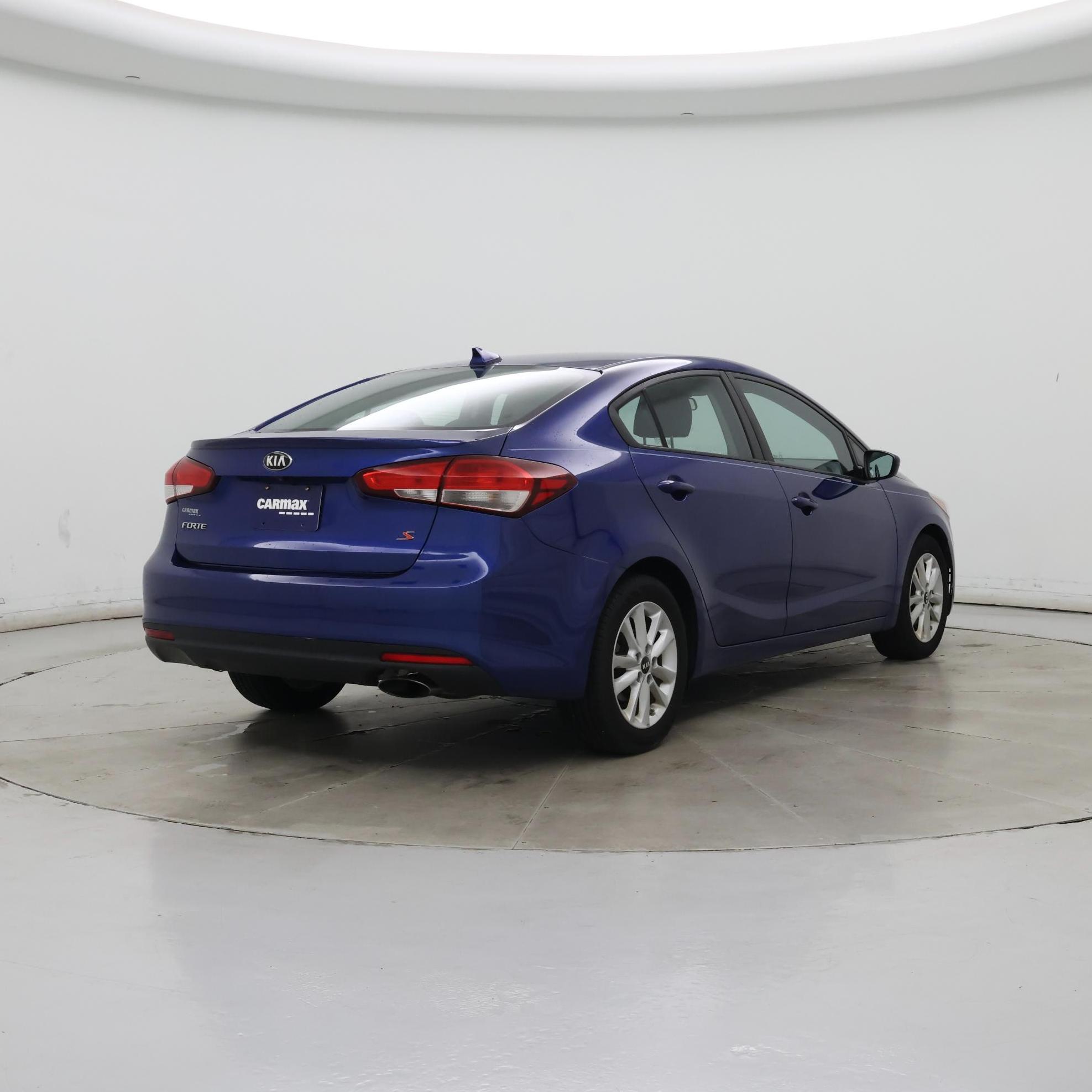 Thumbnail: 2017 Kia Forte - 8