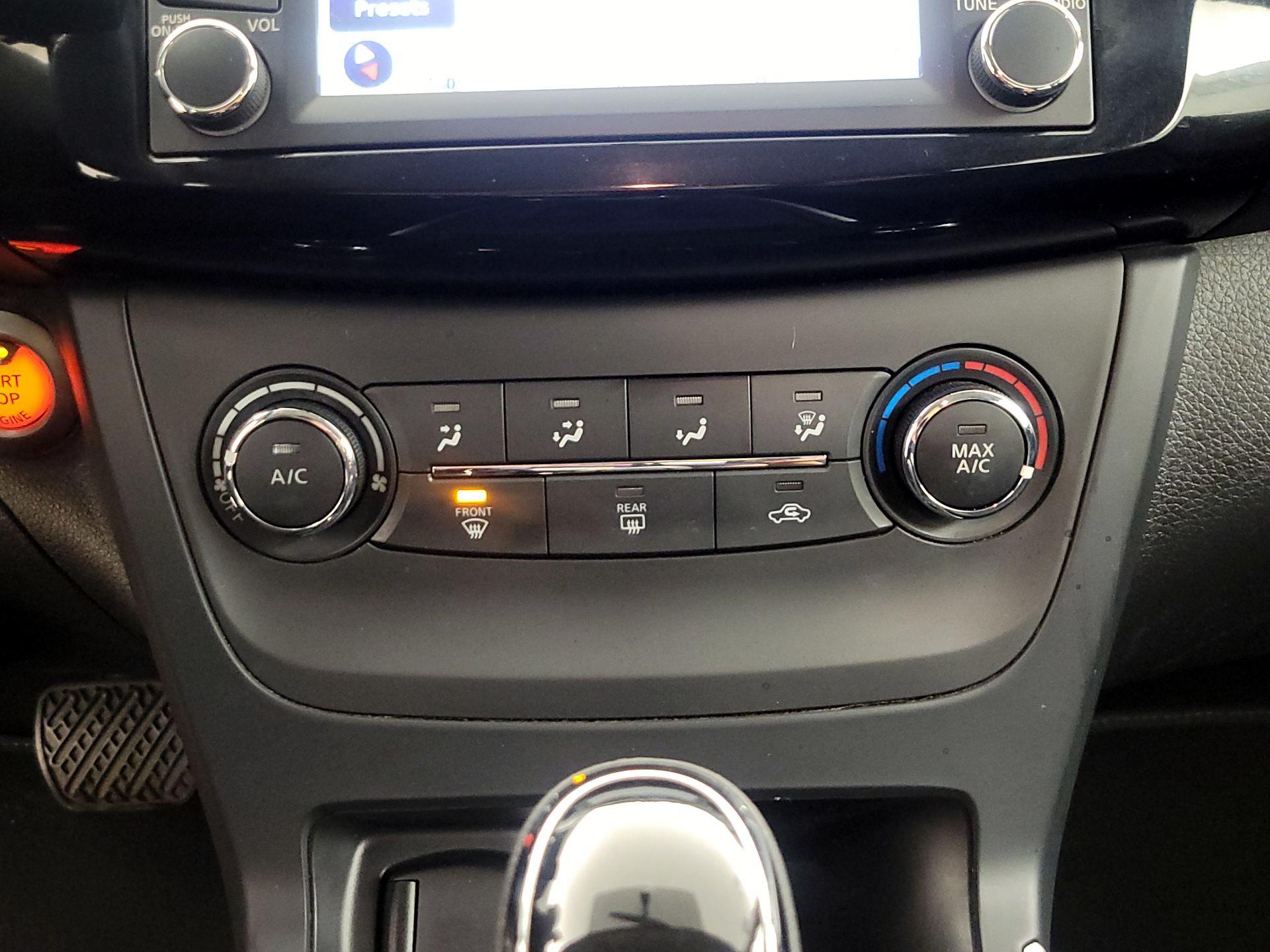 Thumbnail: 2016 Nissan Sentra - 17