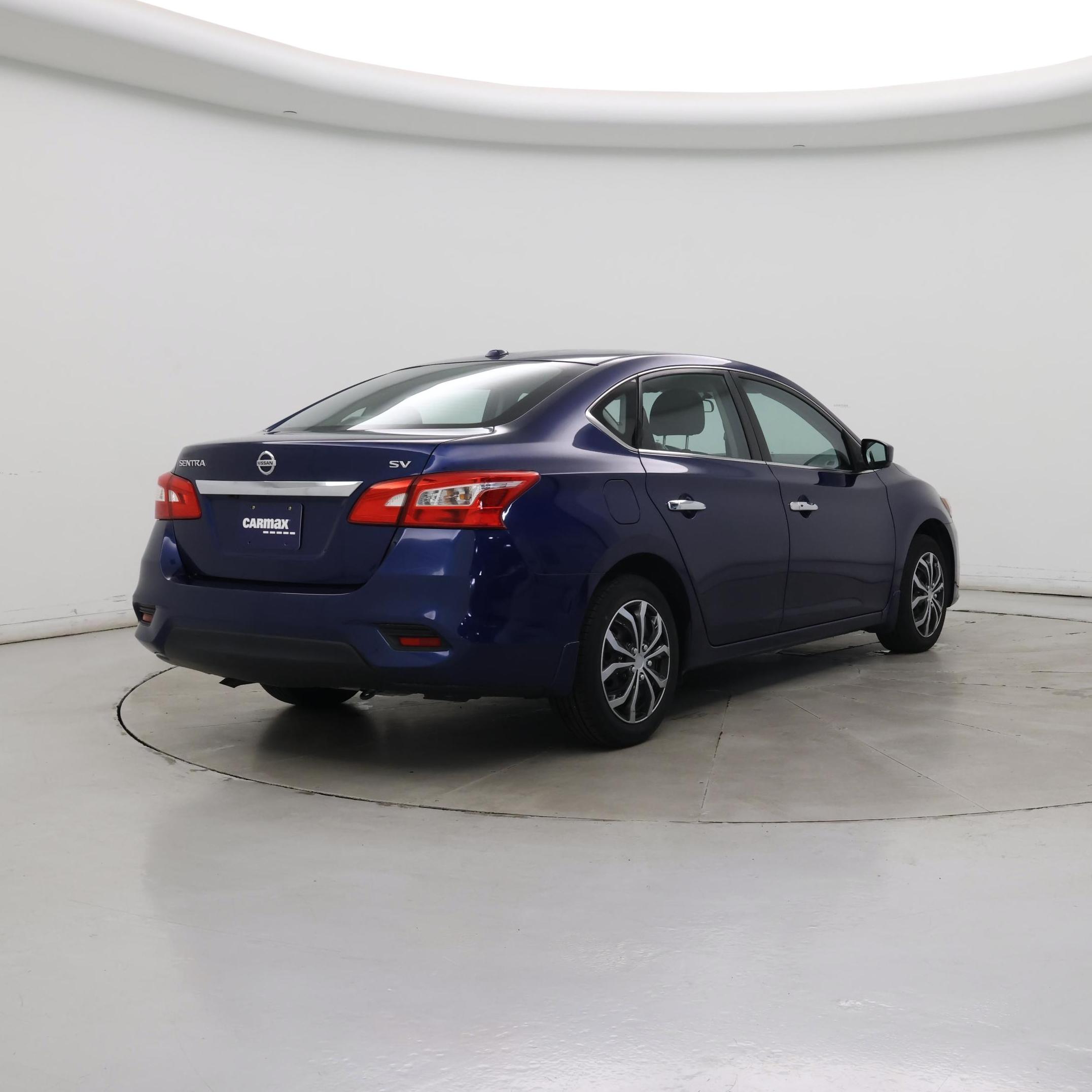Thumbnail: 2016 Nissan Sentra - 8