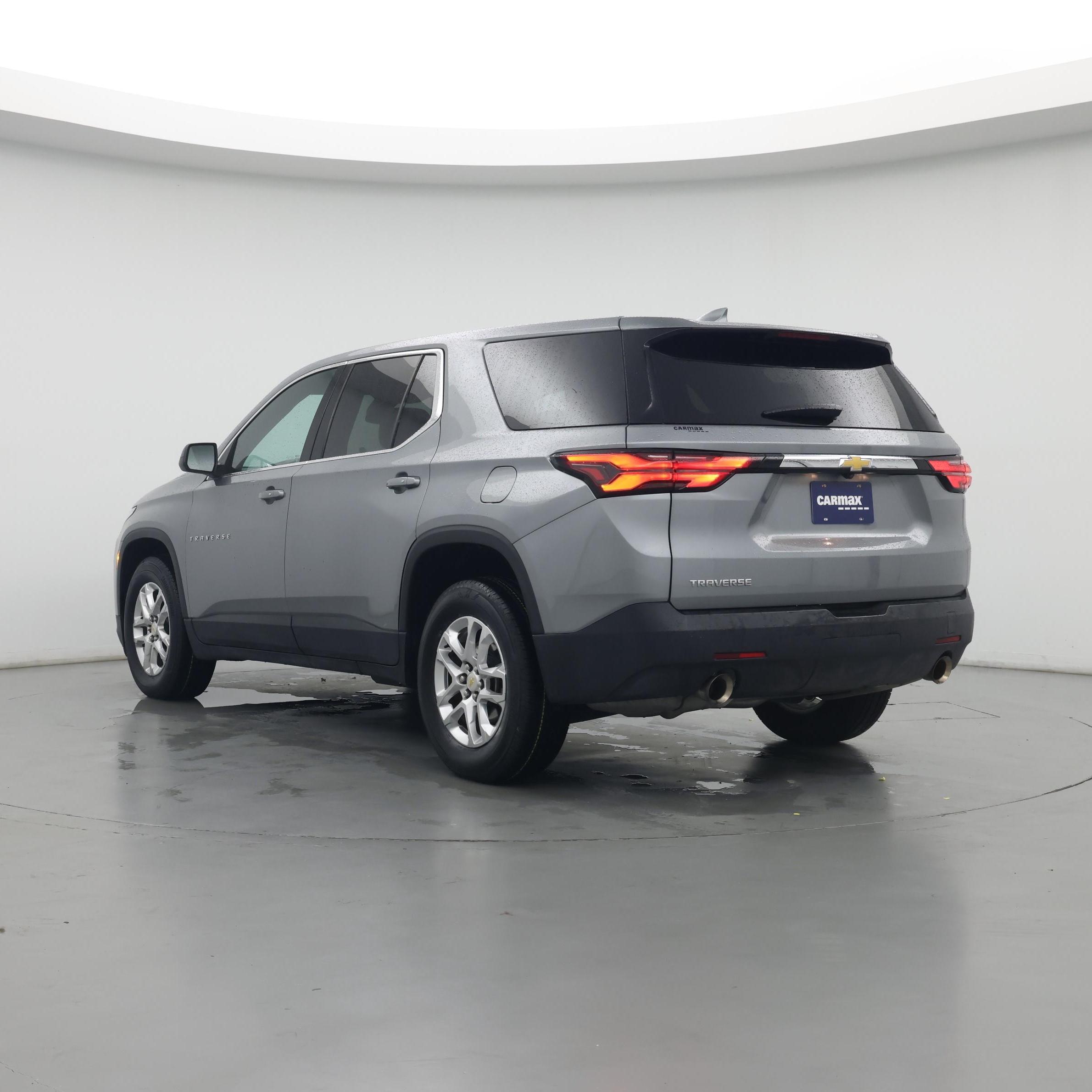 Thumbnail: 2023 Chevrolet Traverse - 2