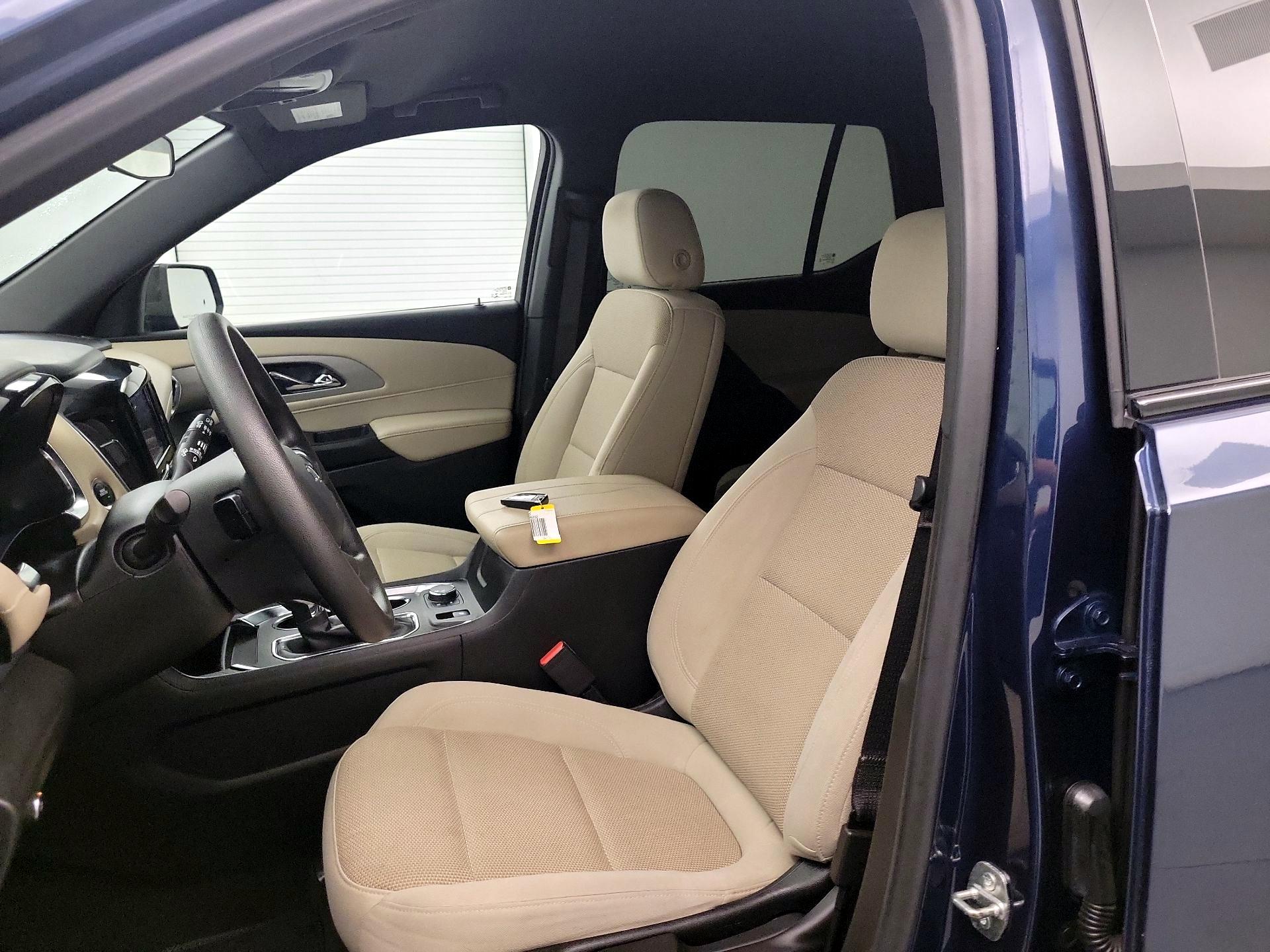 Thumbnail: 2022 Chevrolet Traverse - 11