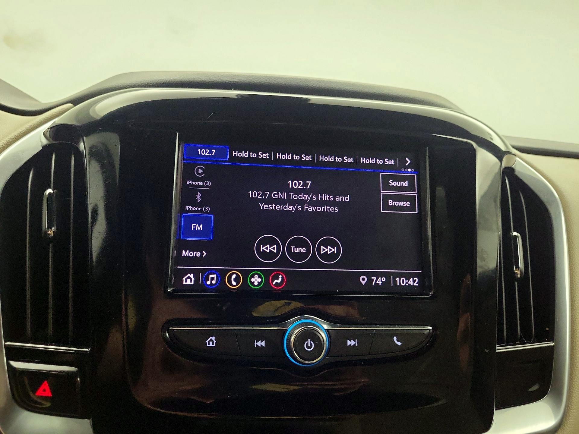 Thumbnail: 2022 Chevrolet Traverse - 15