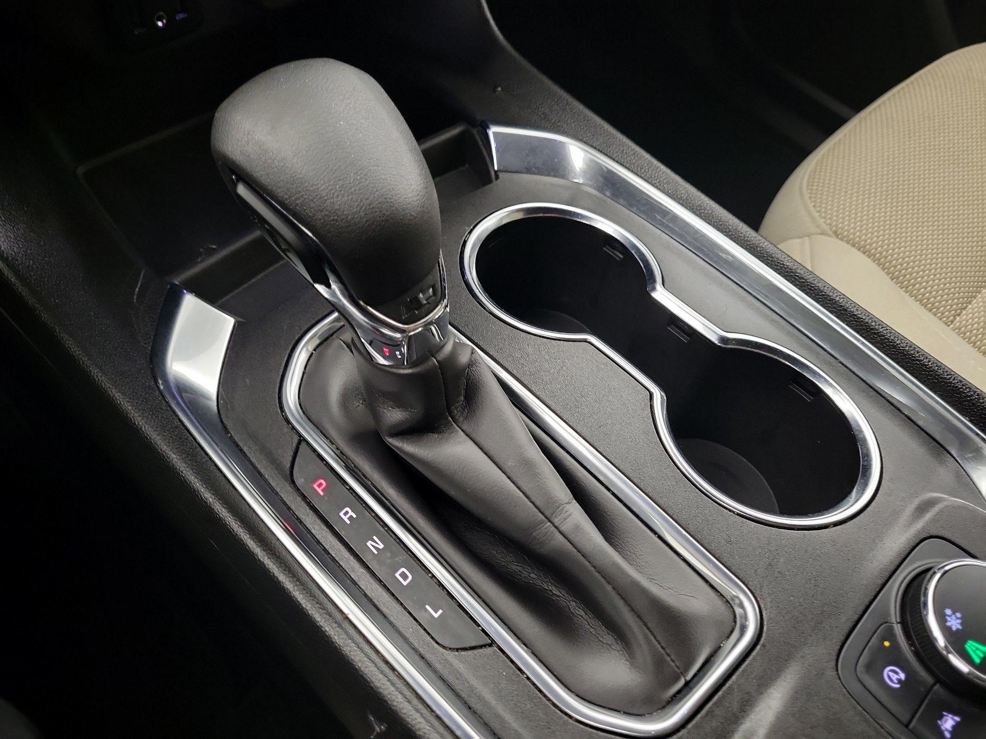 Thumbnail: 2022 Chevrolet Traverse - 17