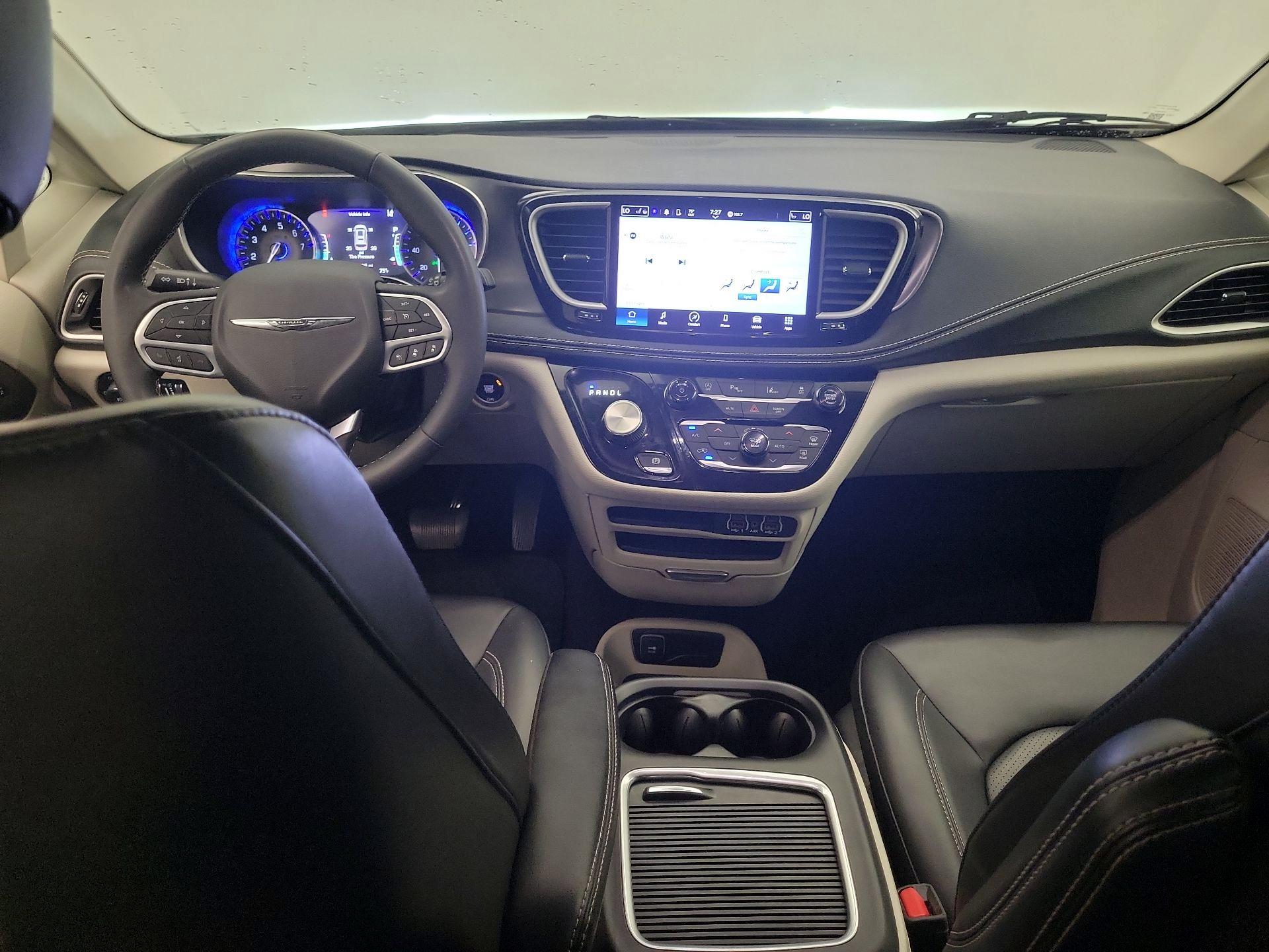 Thumbnail: 2023 Chrysler Pacifica - 9
