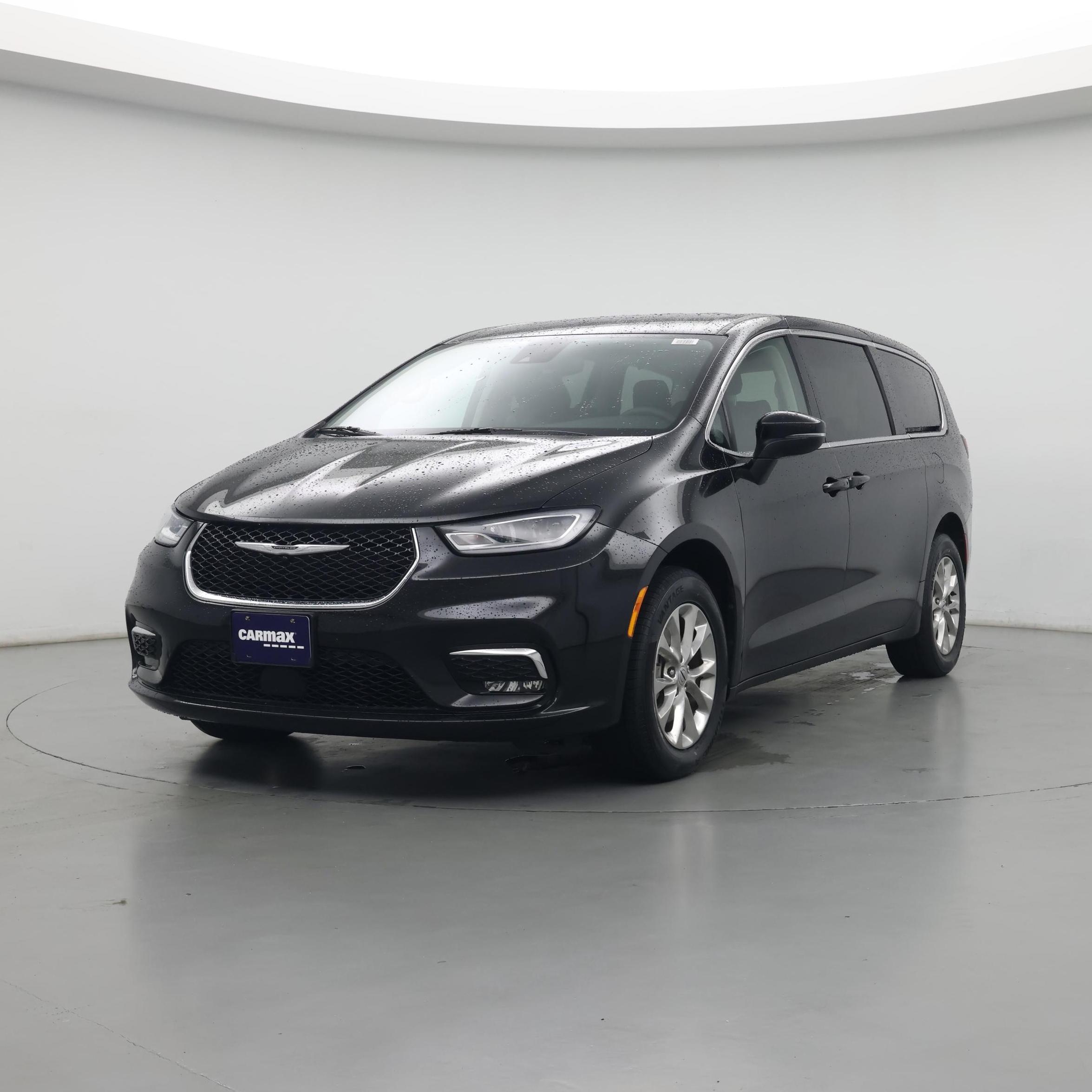 Thumbnail: 2023 Chrysler Pacifica - 4