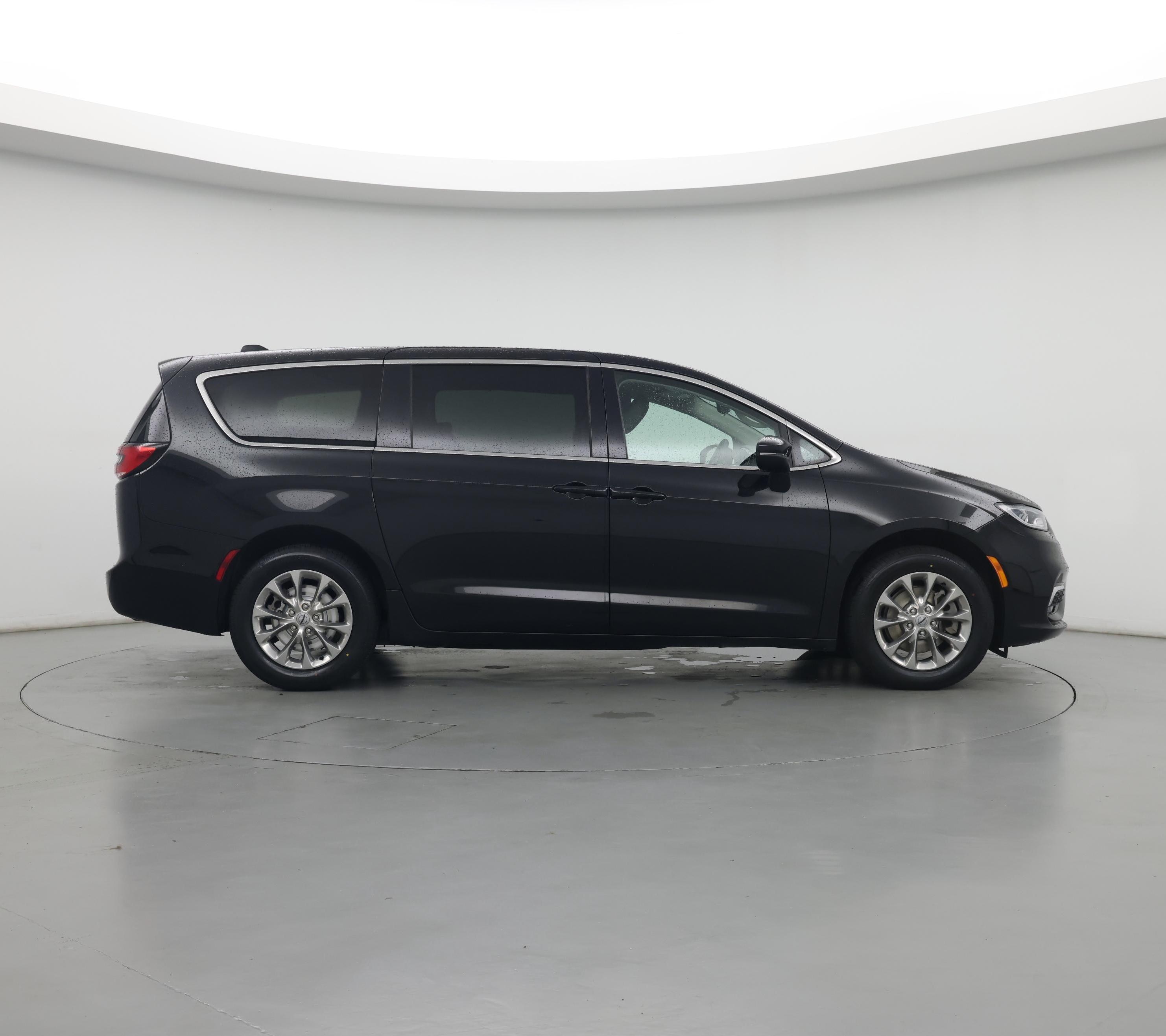 Thumbnail: 2023 Chrysler Pacifica - 7