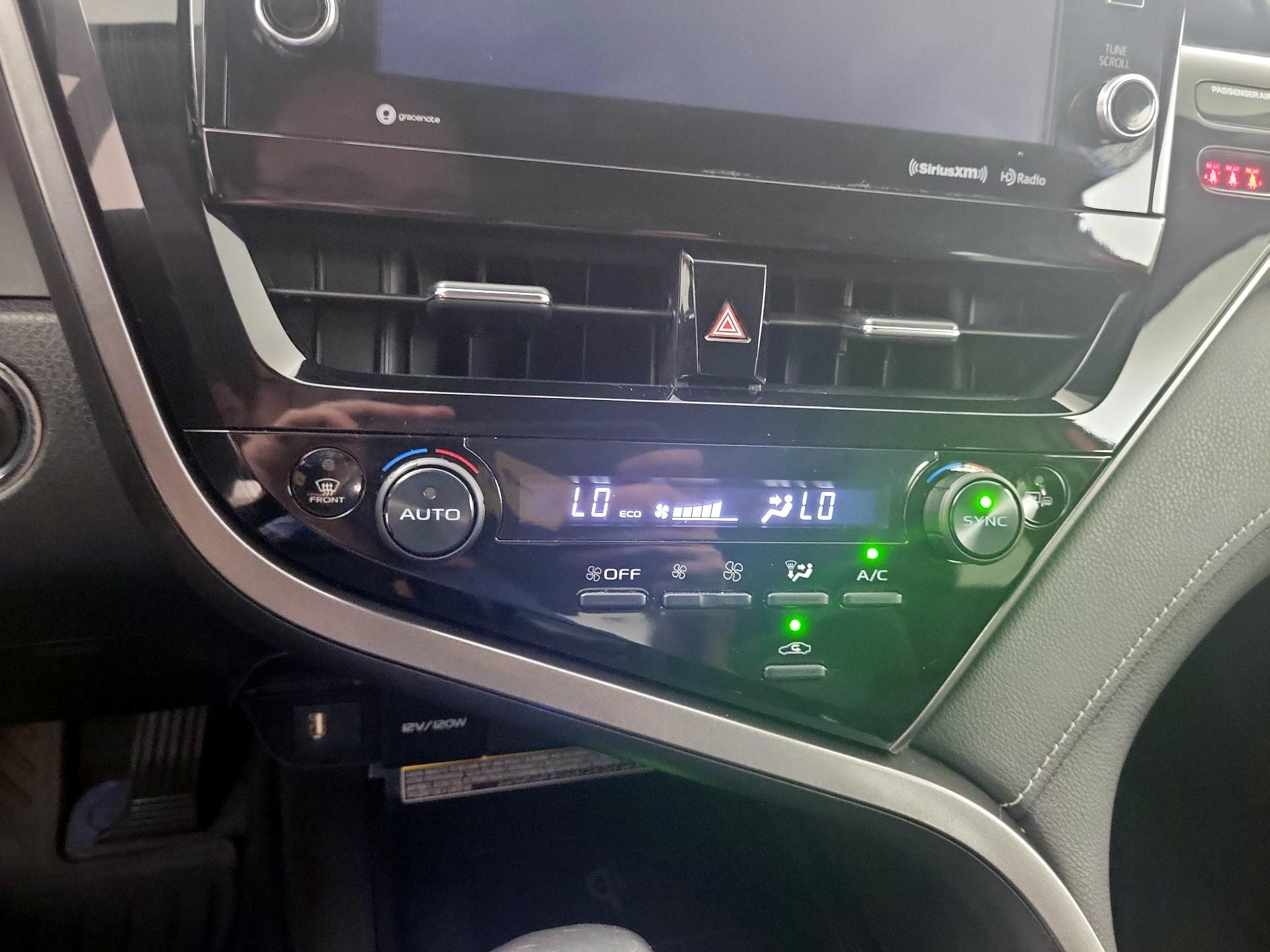 Thumbnail: 2021 Toyota Camry - 16