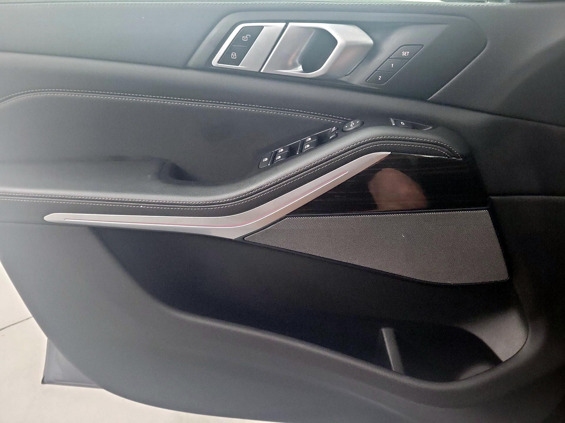Thumbnail: 2020 BMW X5 - 12