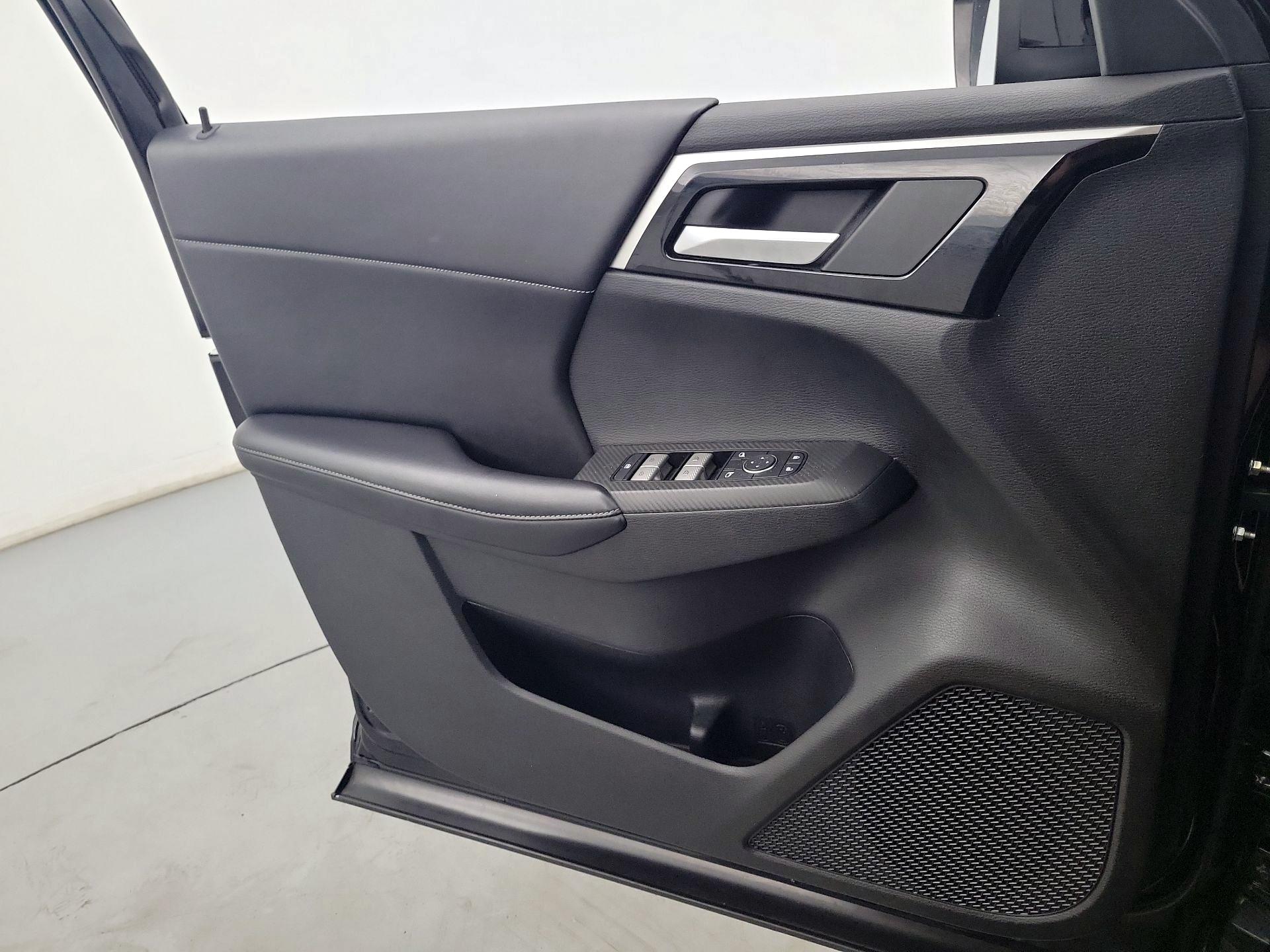Thumbnail: 2022 Mitsubishi Outlander - 12