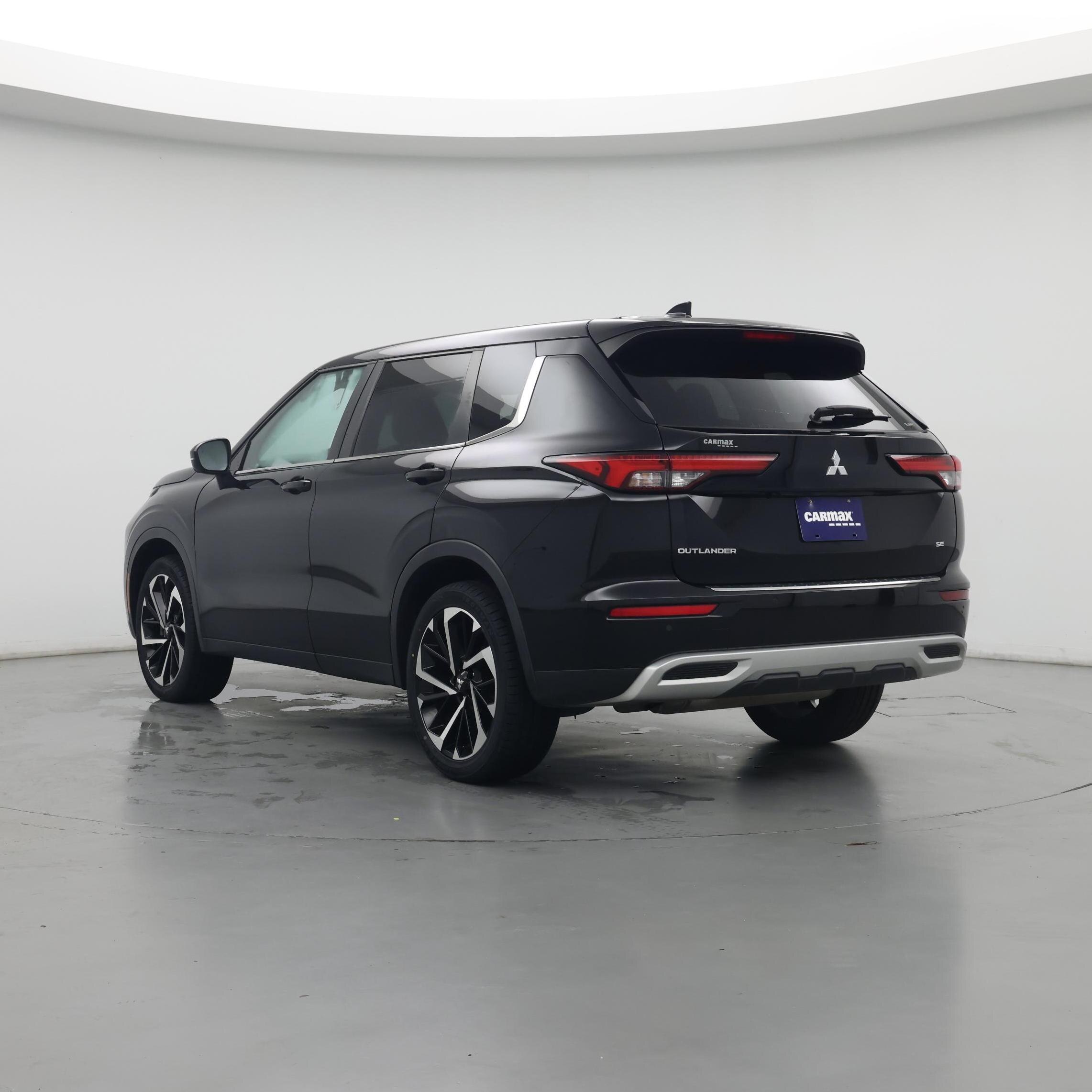 Thumbnail: 2022 Mitsubishi Outlander - 2