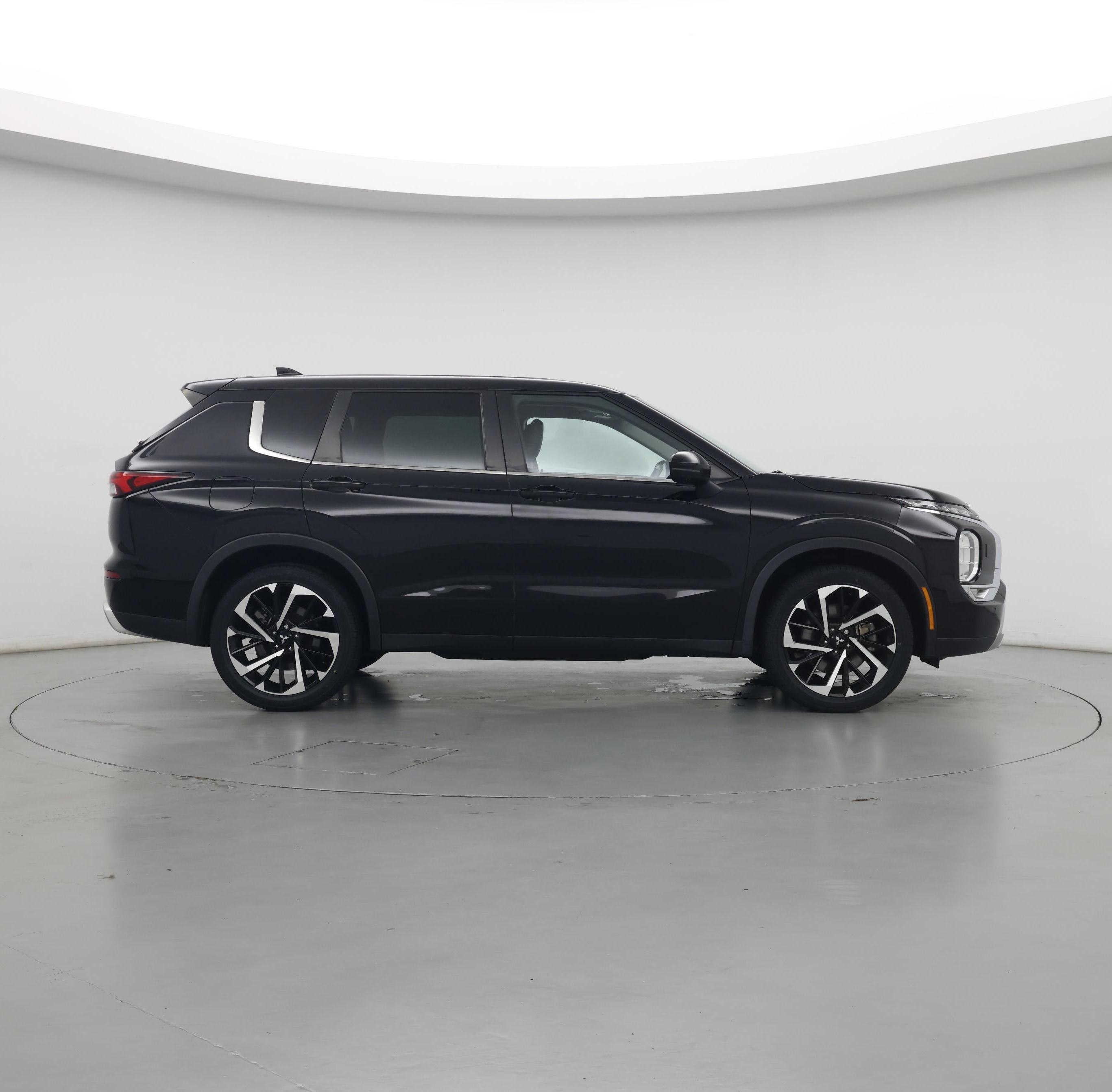 Thumbnail: 2022 Mitsubishi Outlander - 7