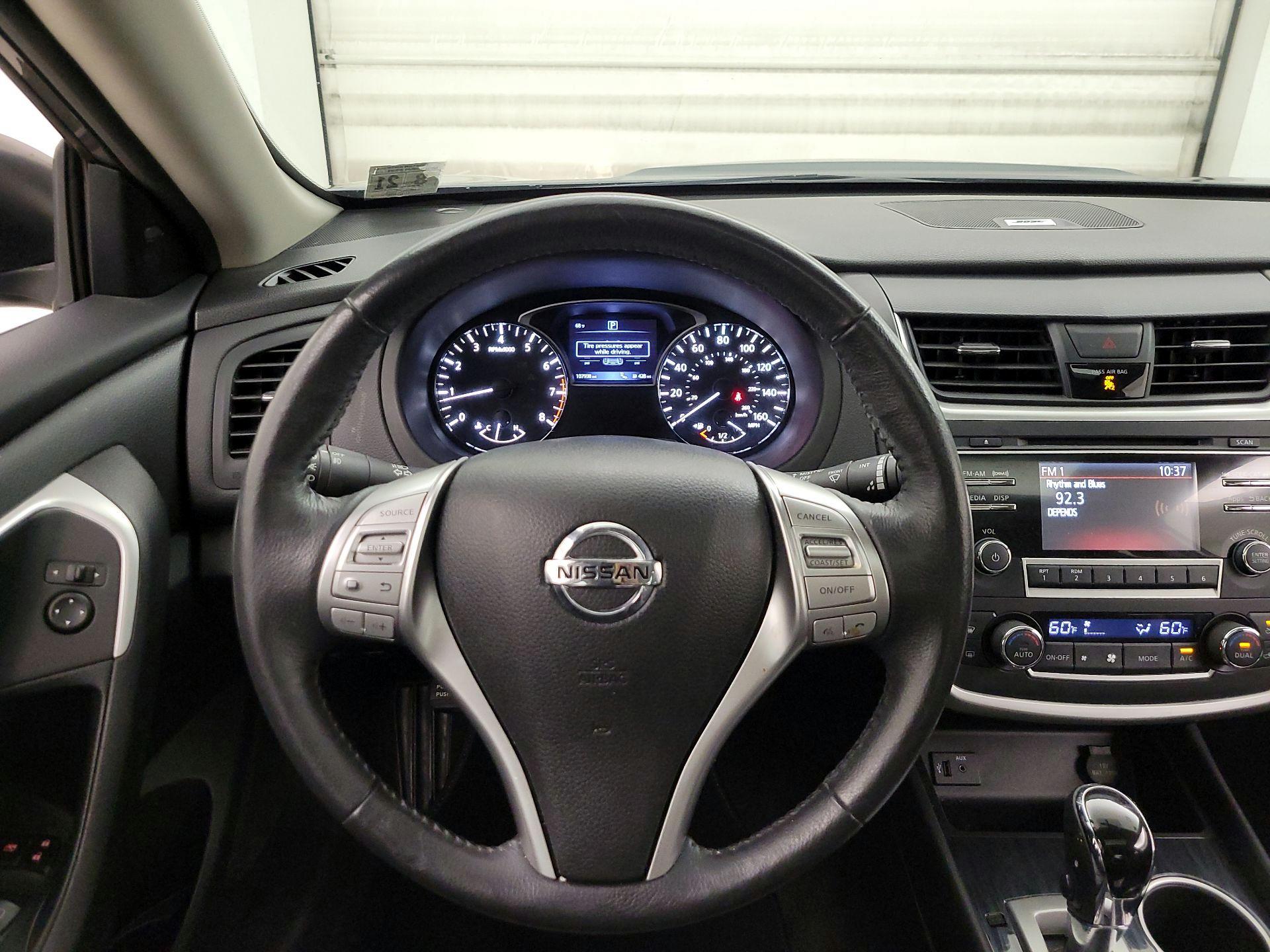 Thumbnail: 2016 Nissan Altima - 10