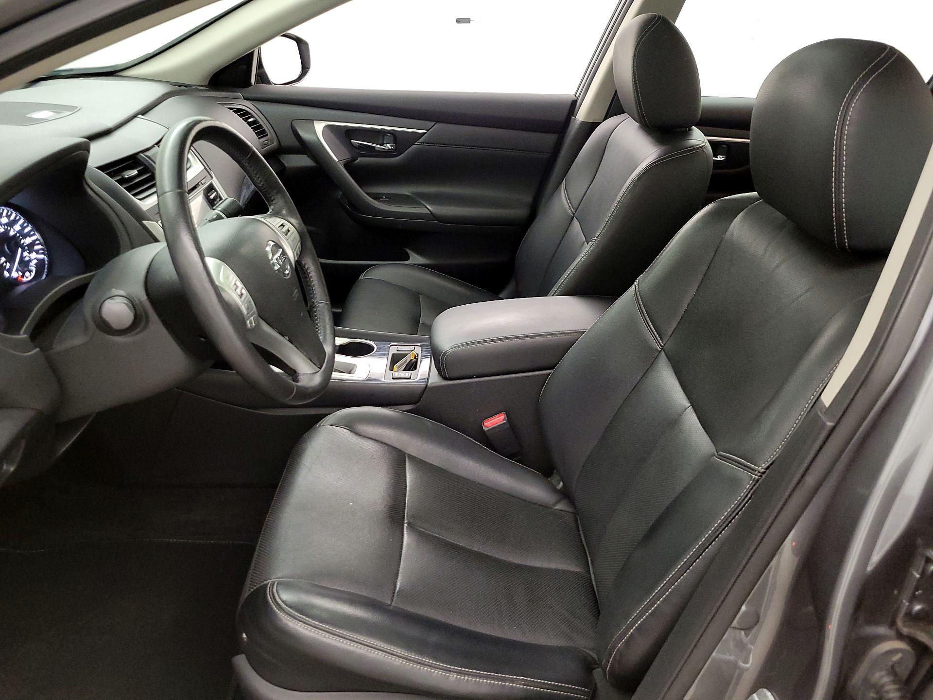 Thumbnail: 2016 Nissan Altima - 11