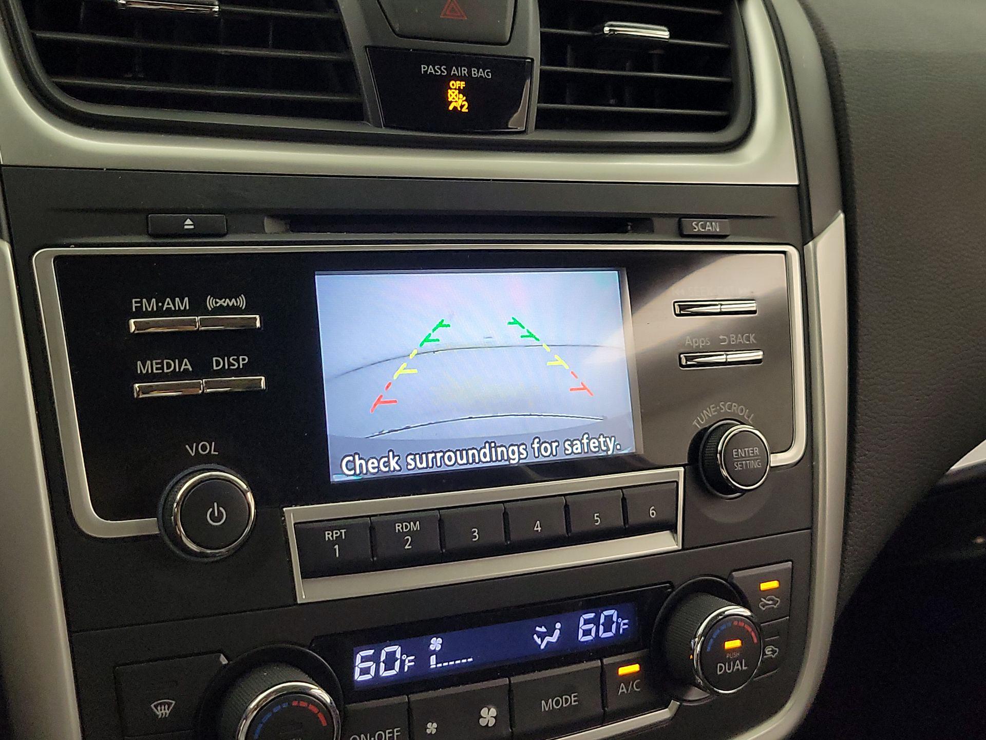 Thumbnail: 2016 Nissan Altima - 14