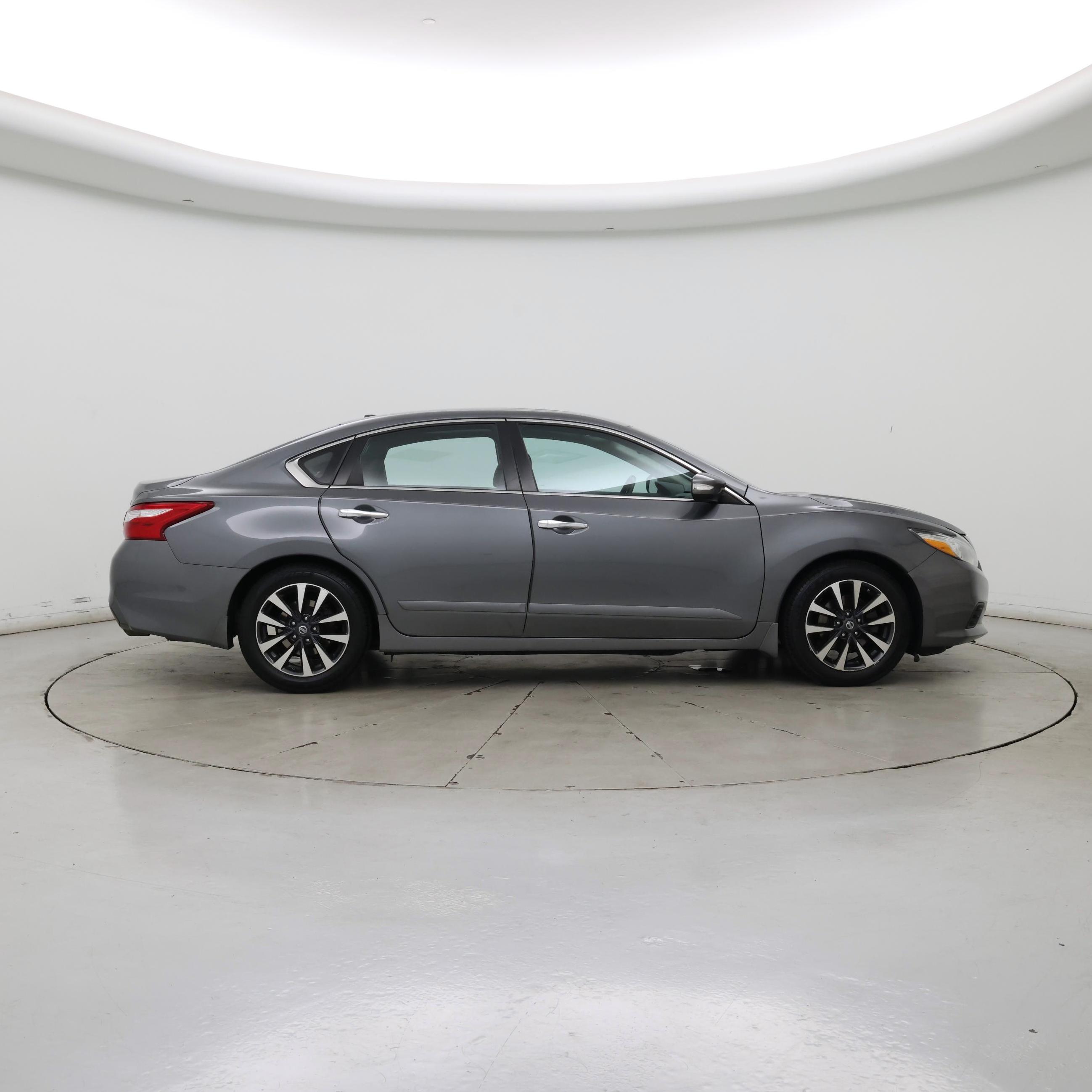 Thumbnail: 2016 Nissan Altima - 7
