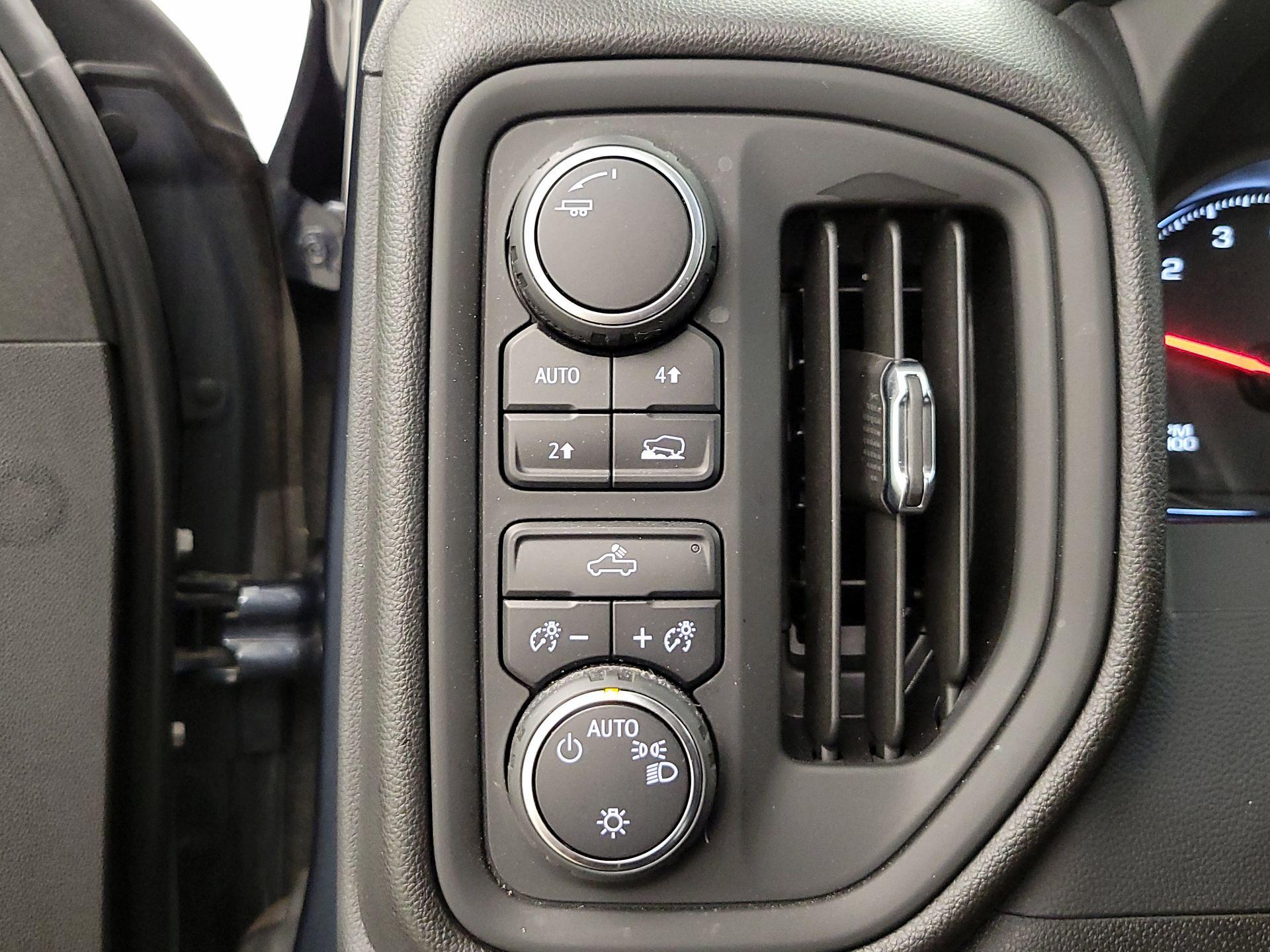 Thumbnail: 2021 Chevrolet Silverado 1500 - 13