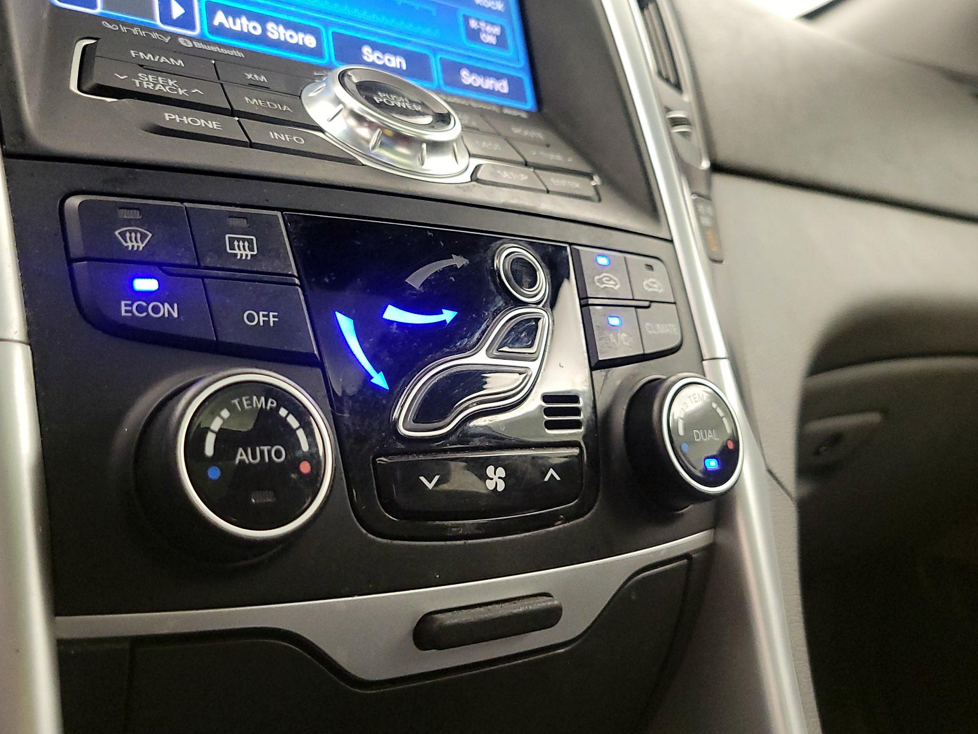 Thumbnail: 2015 Hyundai Sonata - 16