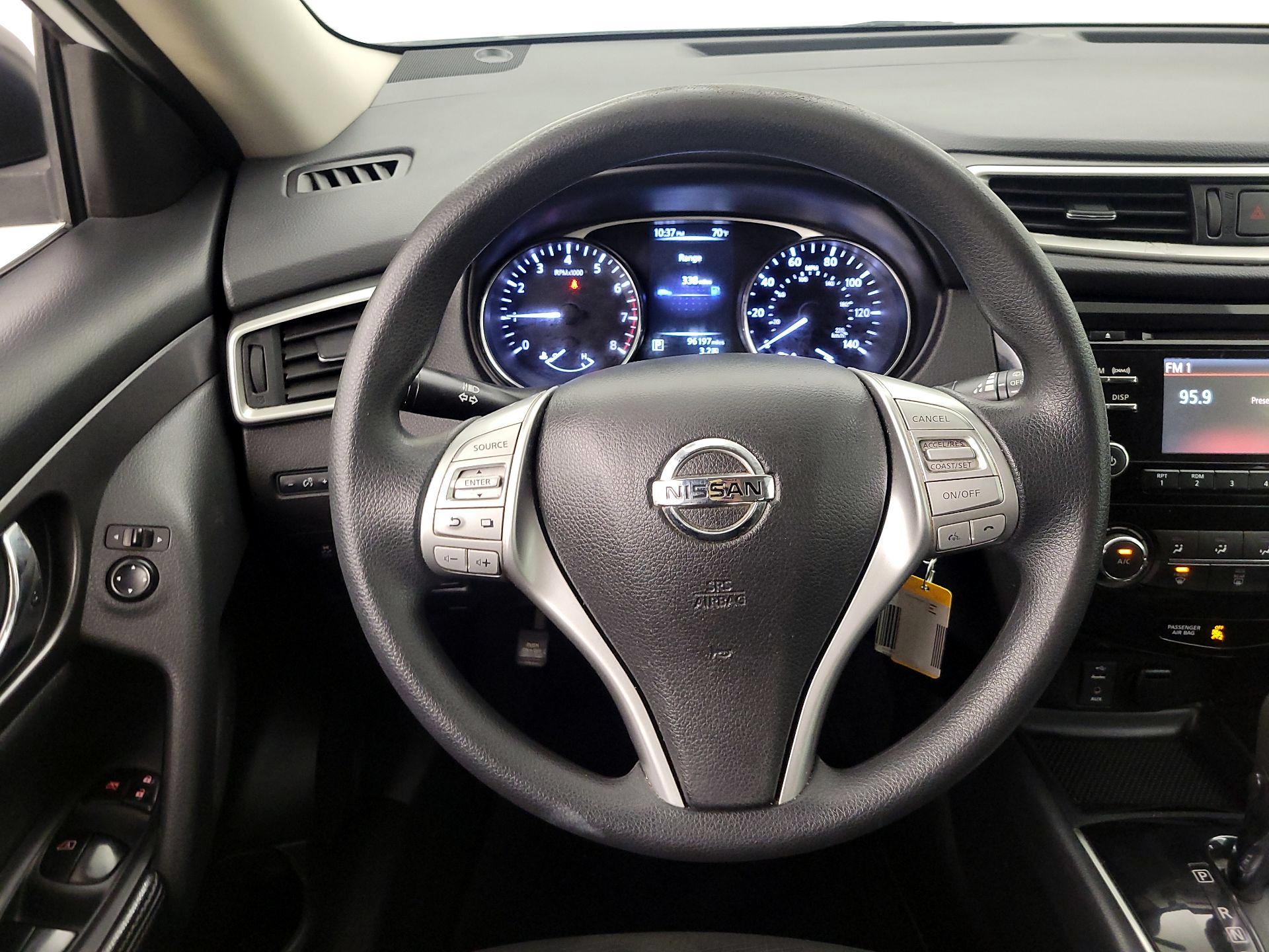 Thumbnail: 2016 Nissan Rogue - 10