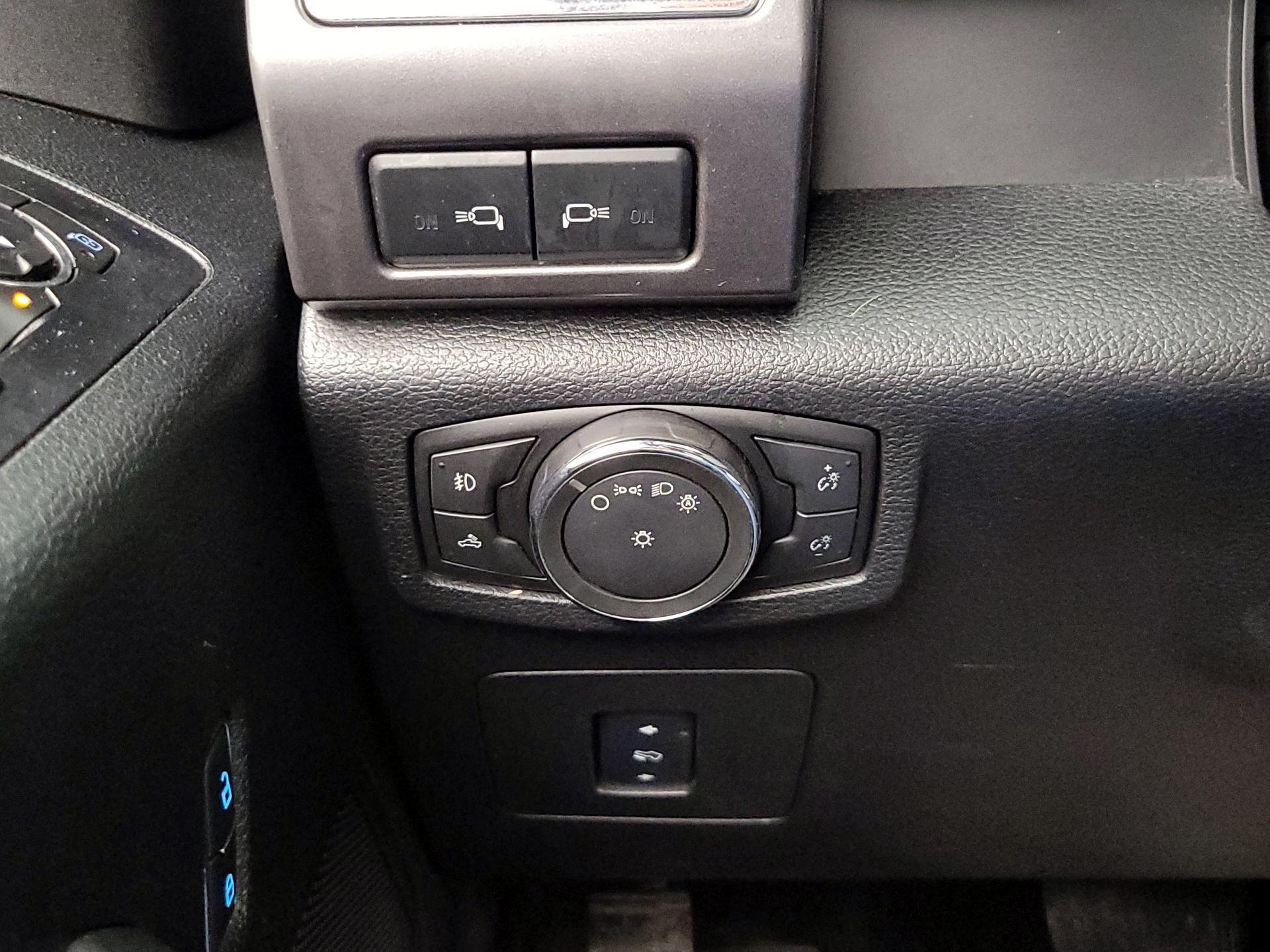 Thumbnail: 2015 Ford F-150 - 13
