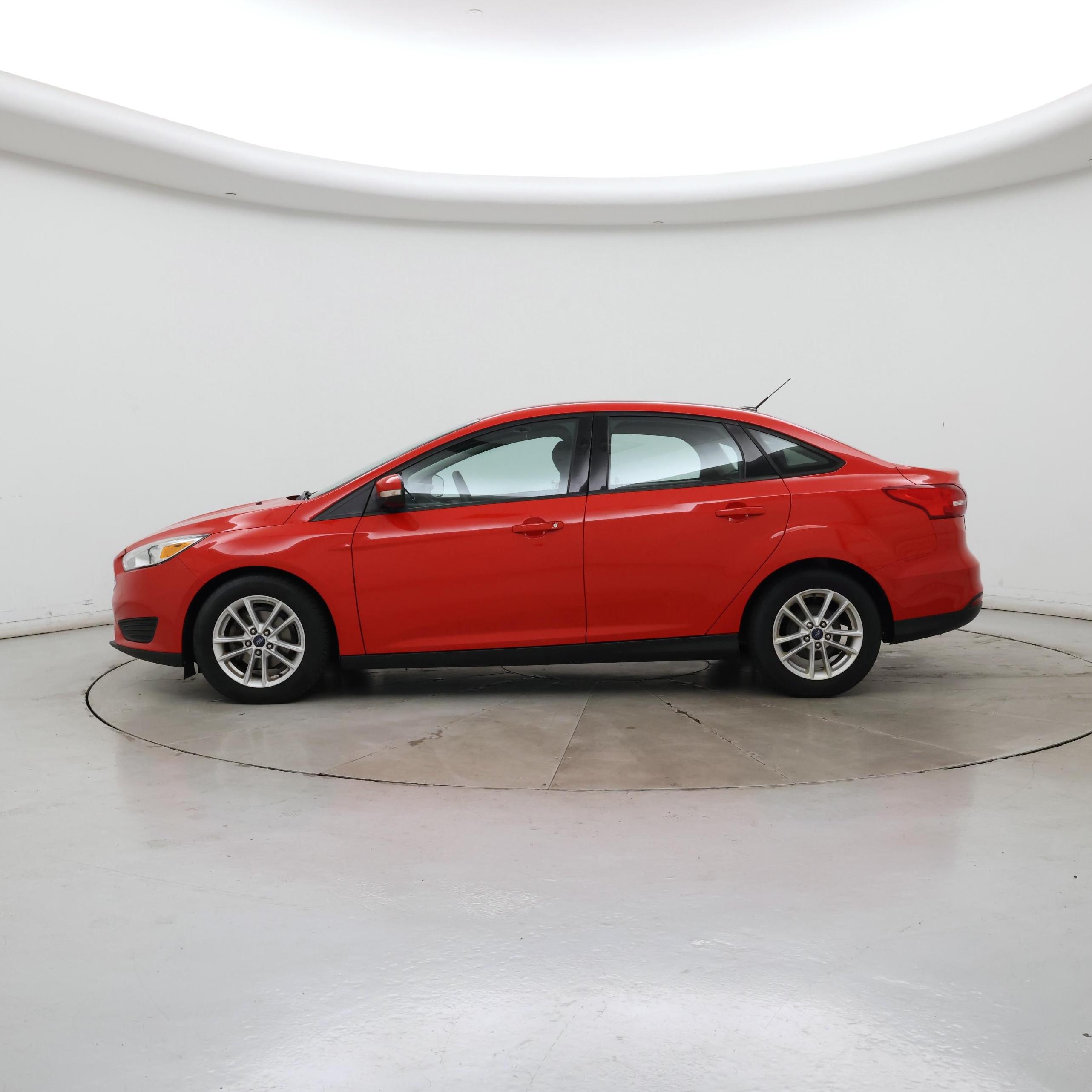 Thumbnail: 2017 Ford Focus - 3