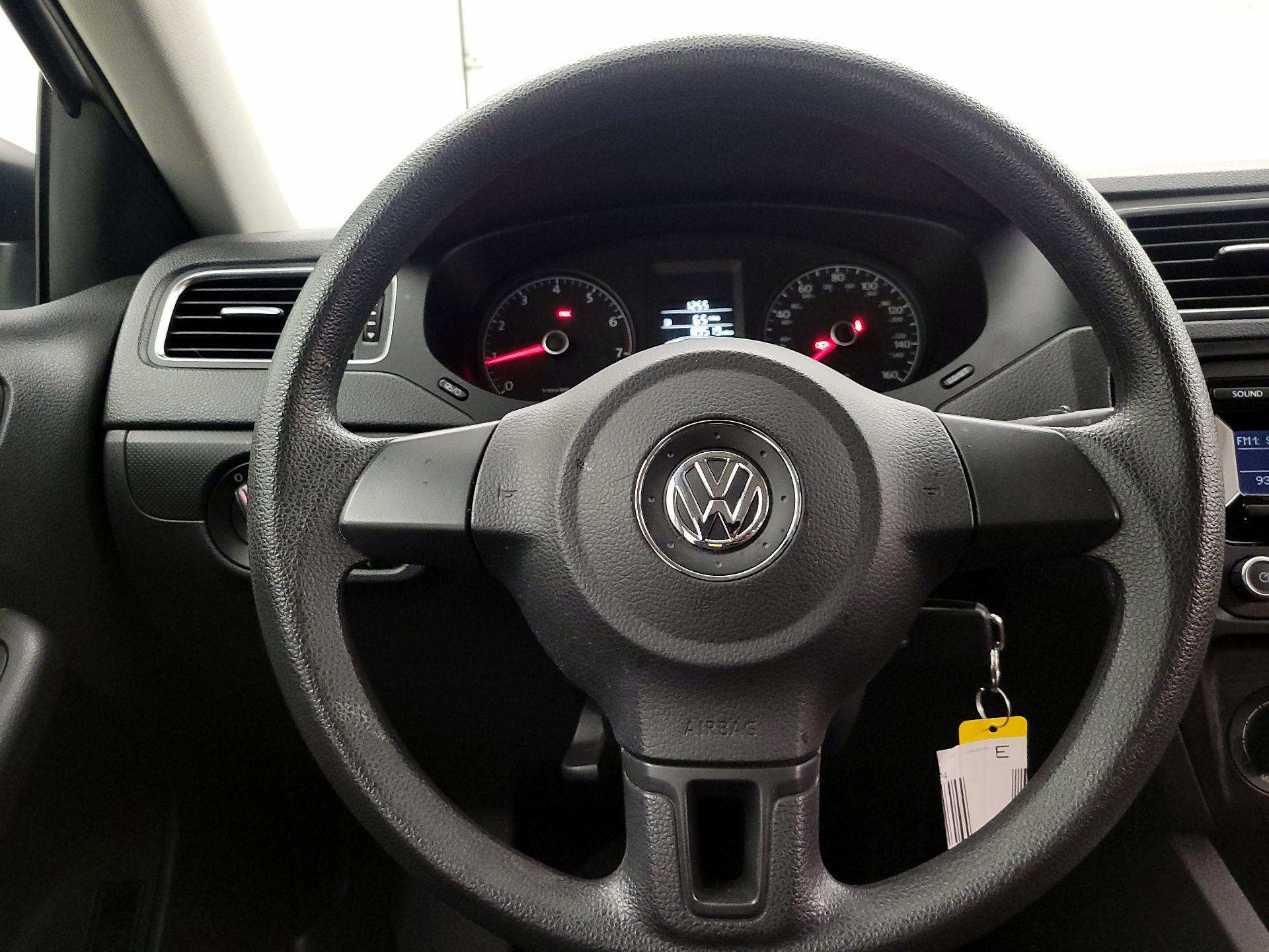 Thumbnail: 2014 Volkswagen Jetta - 10