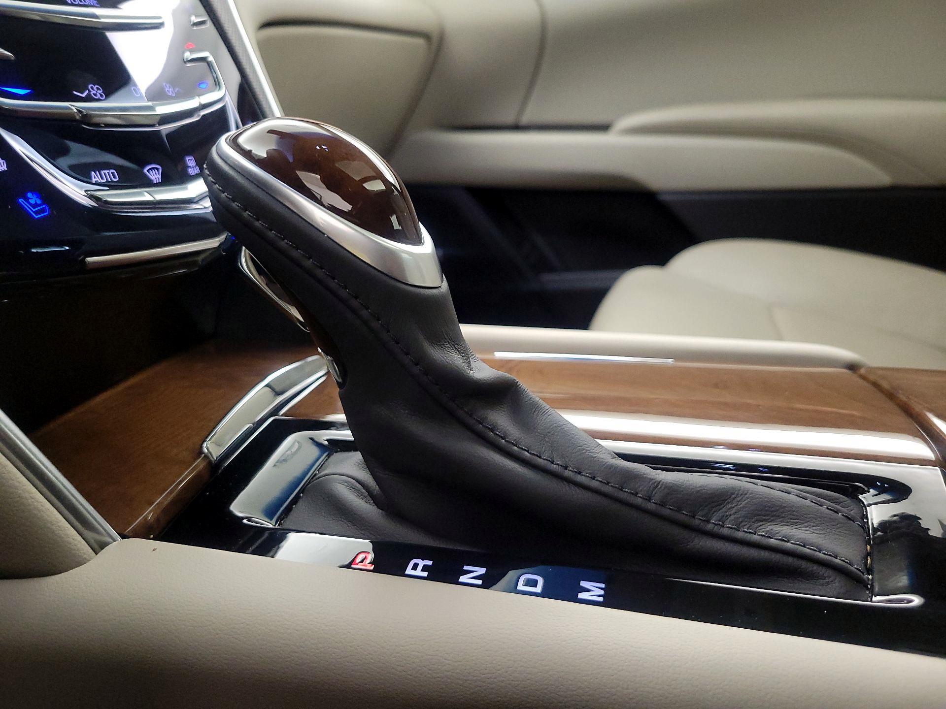 Thumbnail: 2018 Cadillac XTS - 18