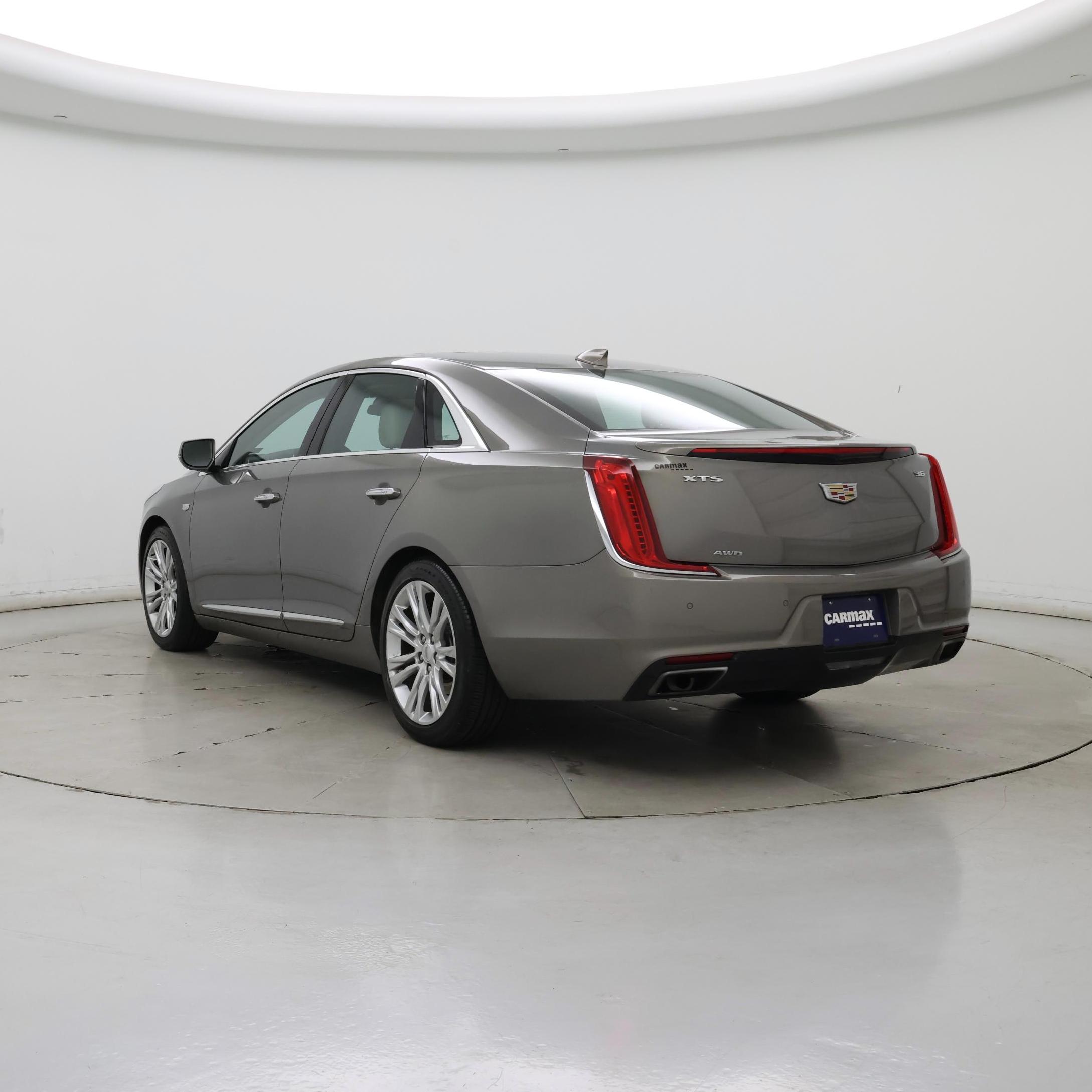 Thumbnail: 2018 Cadillac XTS - 2