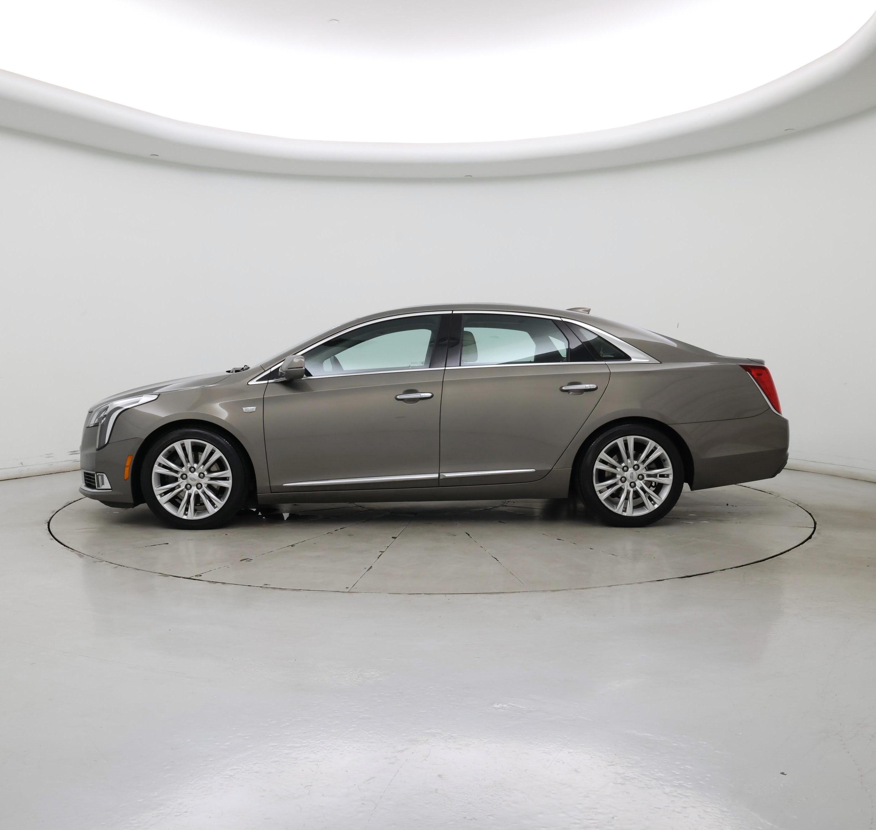 Thumbnail: 2018 Cadillac XTS - 3