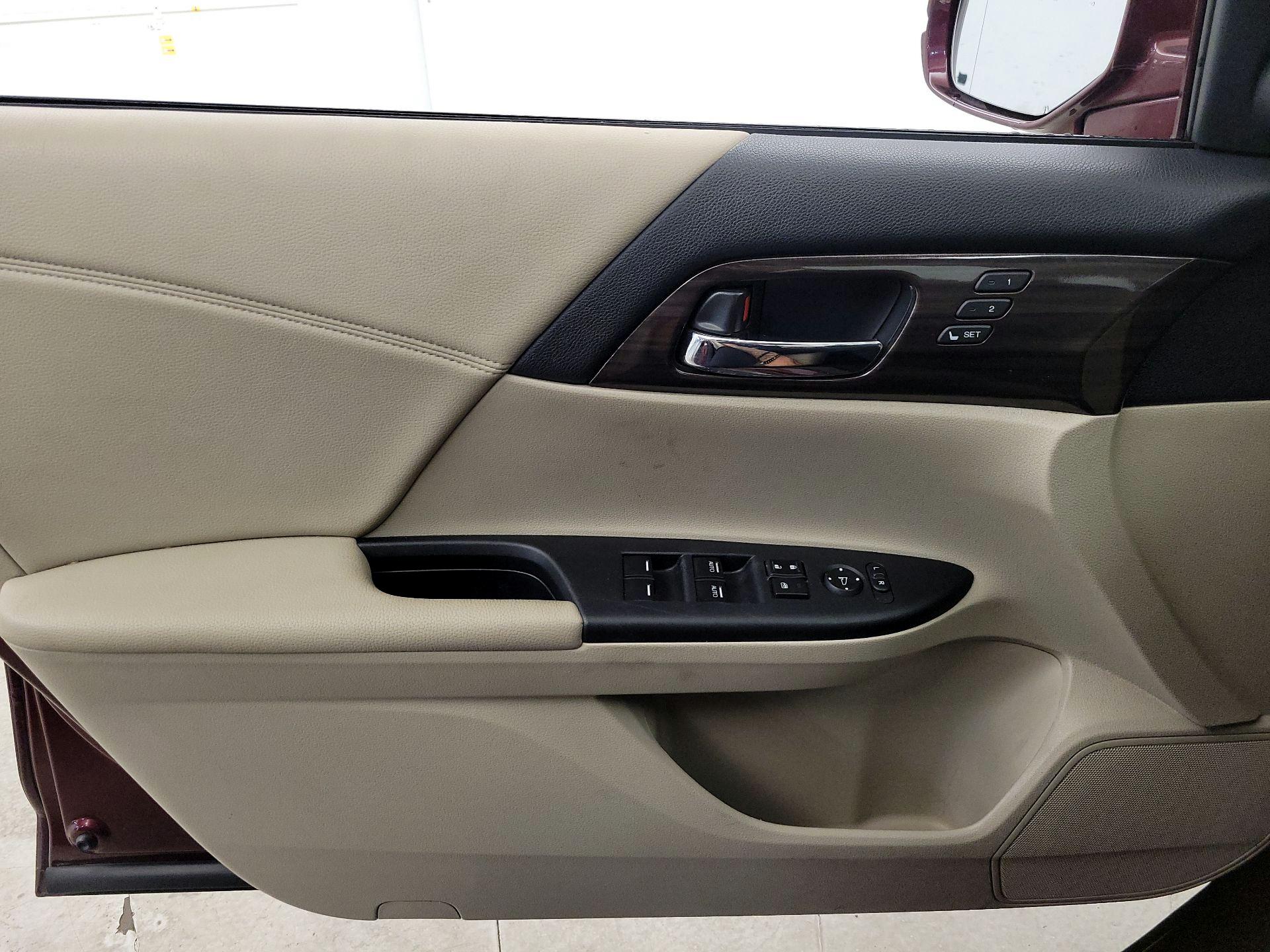 Thumbnail: 2016 Honda Accord - 12