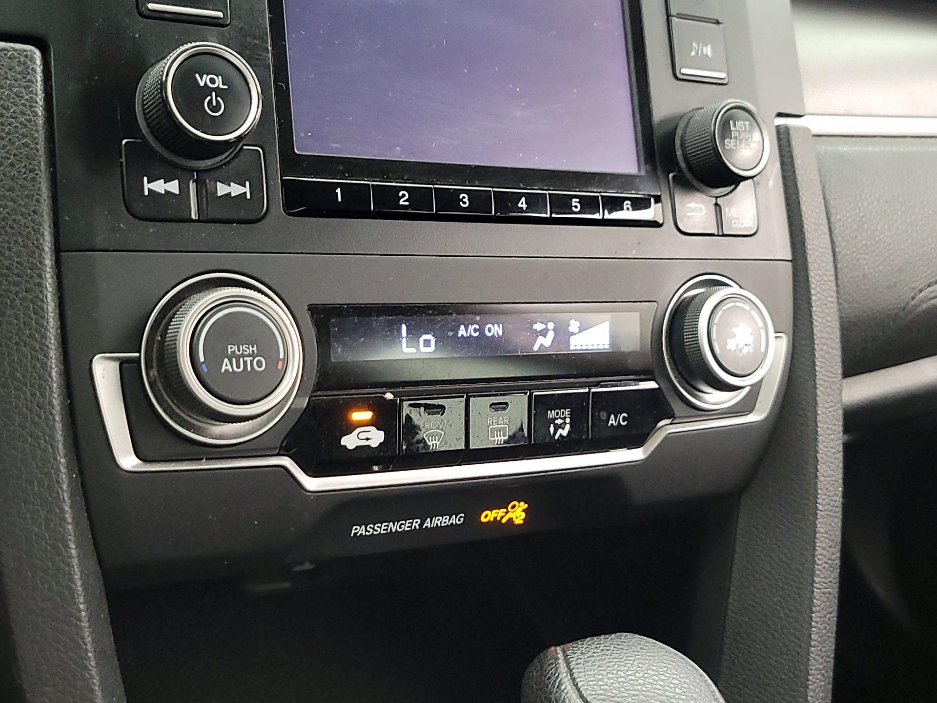 Thumbnail: 2016 Honda Civic - 16