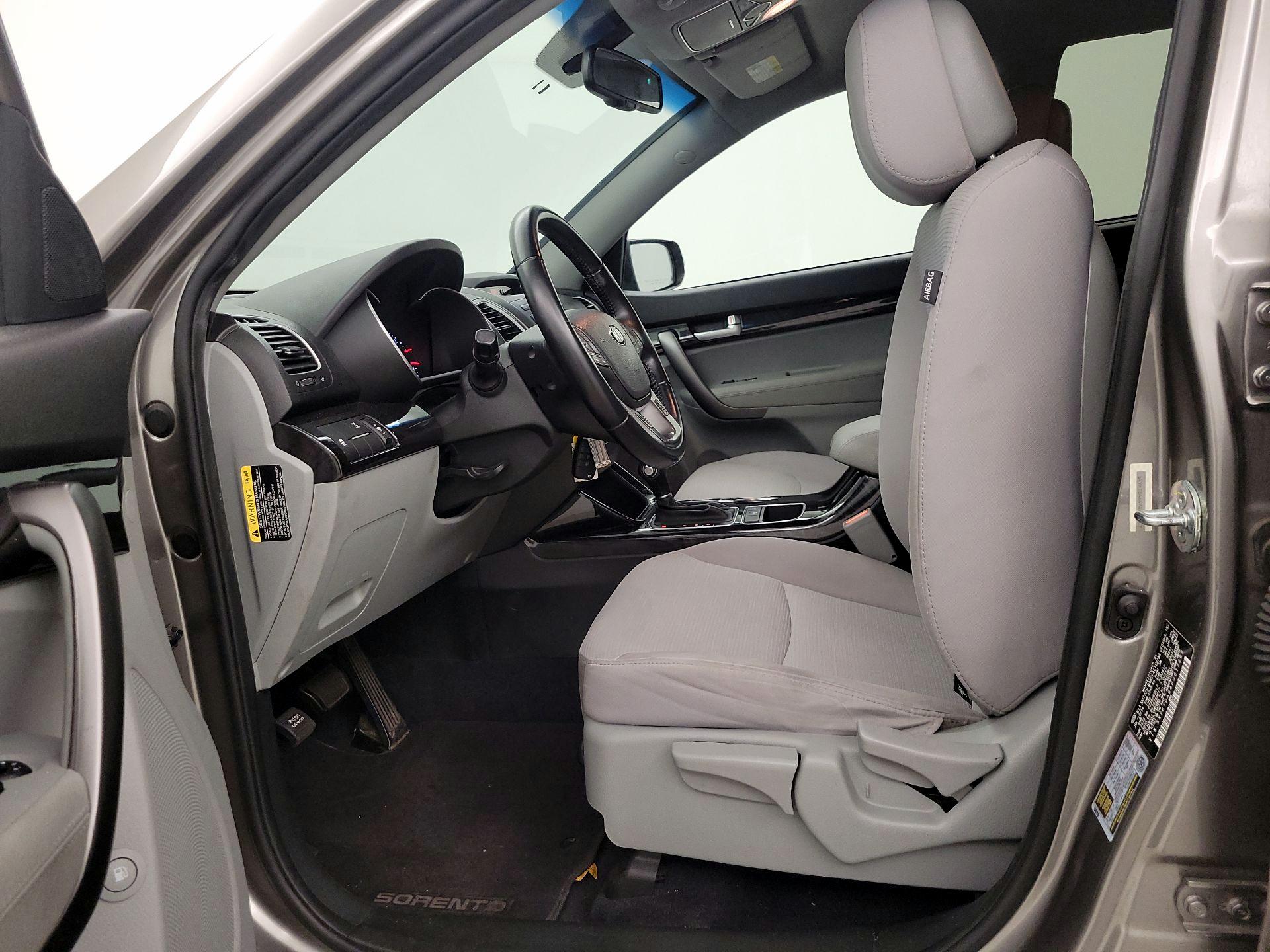 Thumbnail: 2015 Kia Sorento - 11