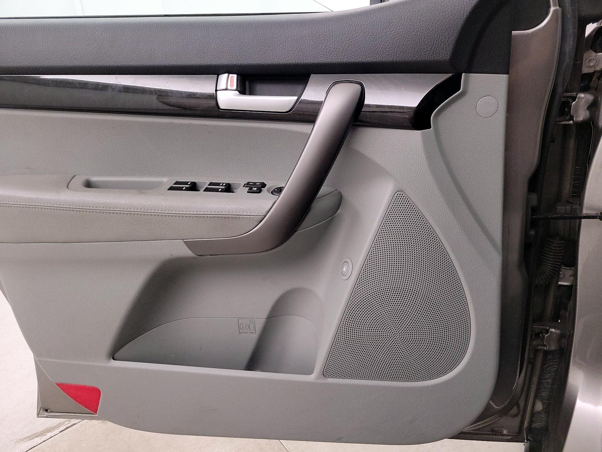 Thumbnail: 2015 Kia Sorento - 12