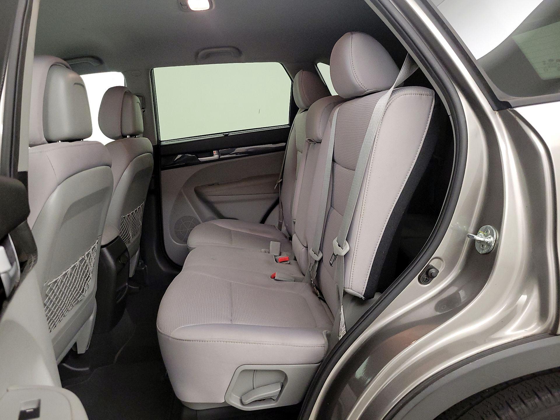 Thumbnail: 2015 Kia Sorento - 19