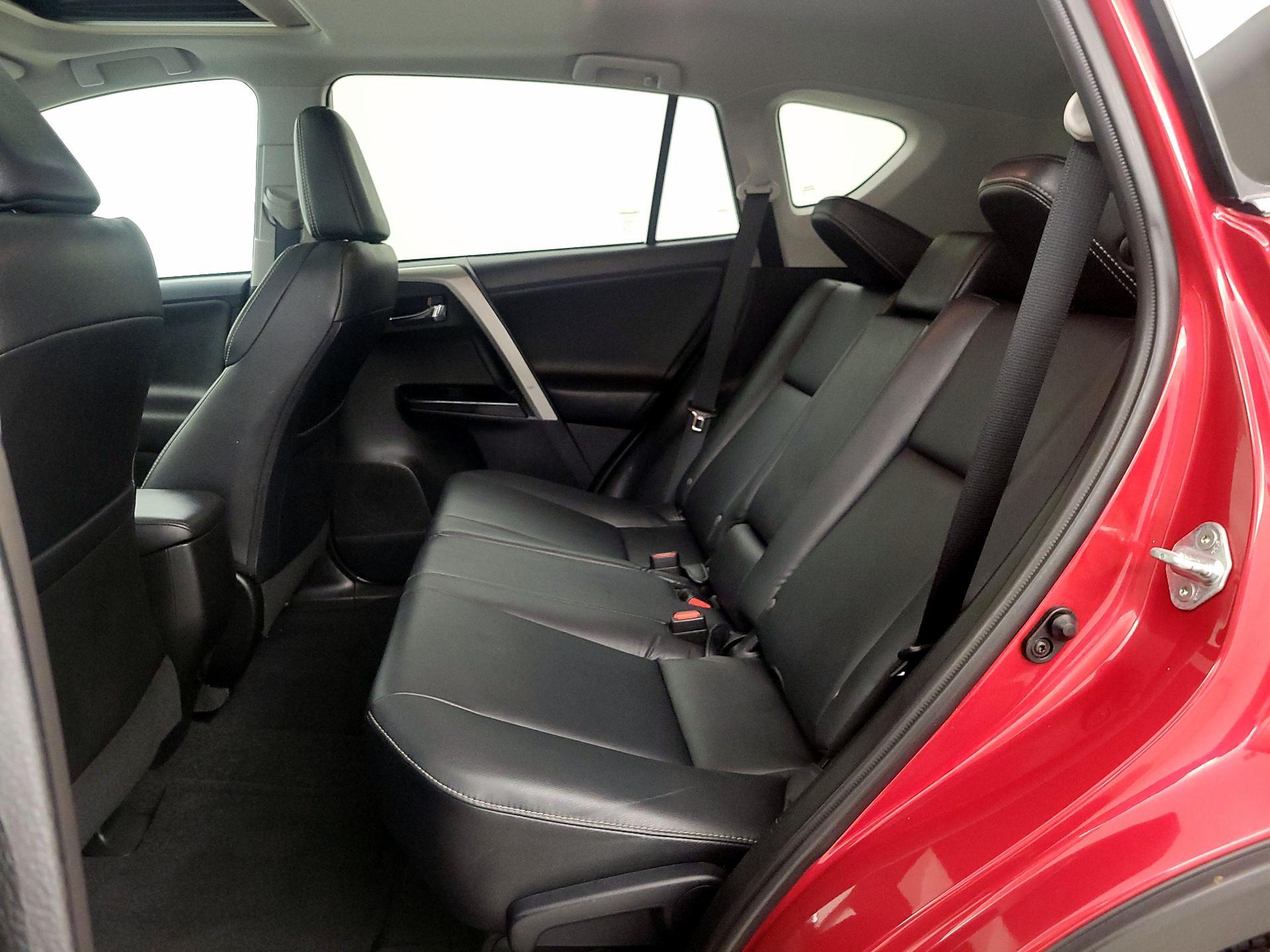 Thumbnail: 2017 Toyota RAV4 - 20