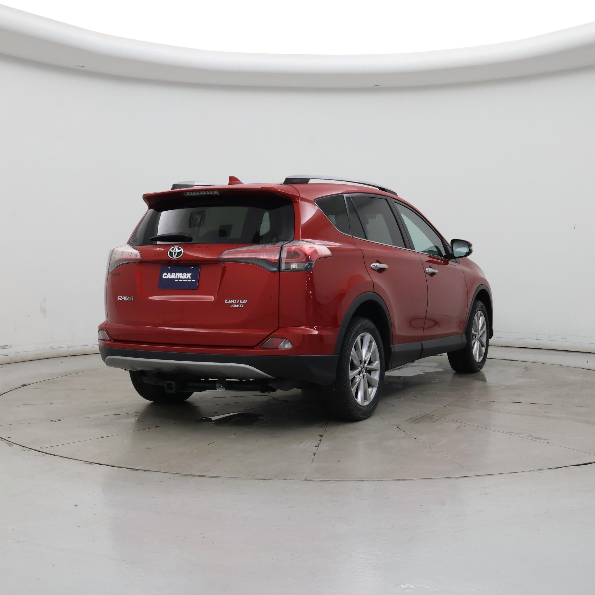 Thumbnail: 2017 Toyota RAV4 - 8