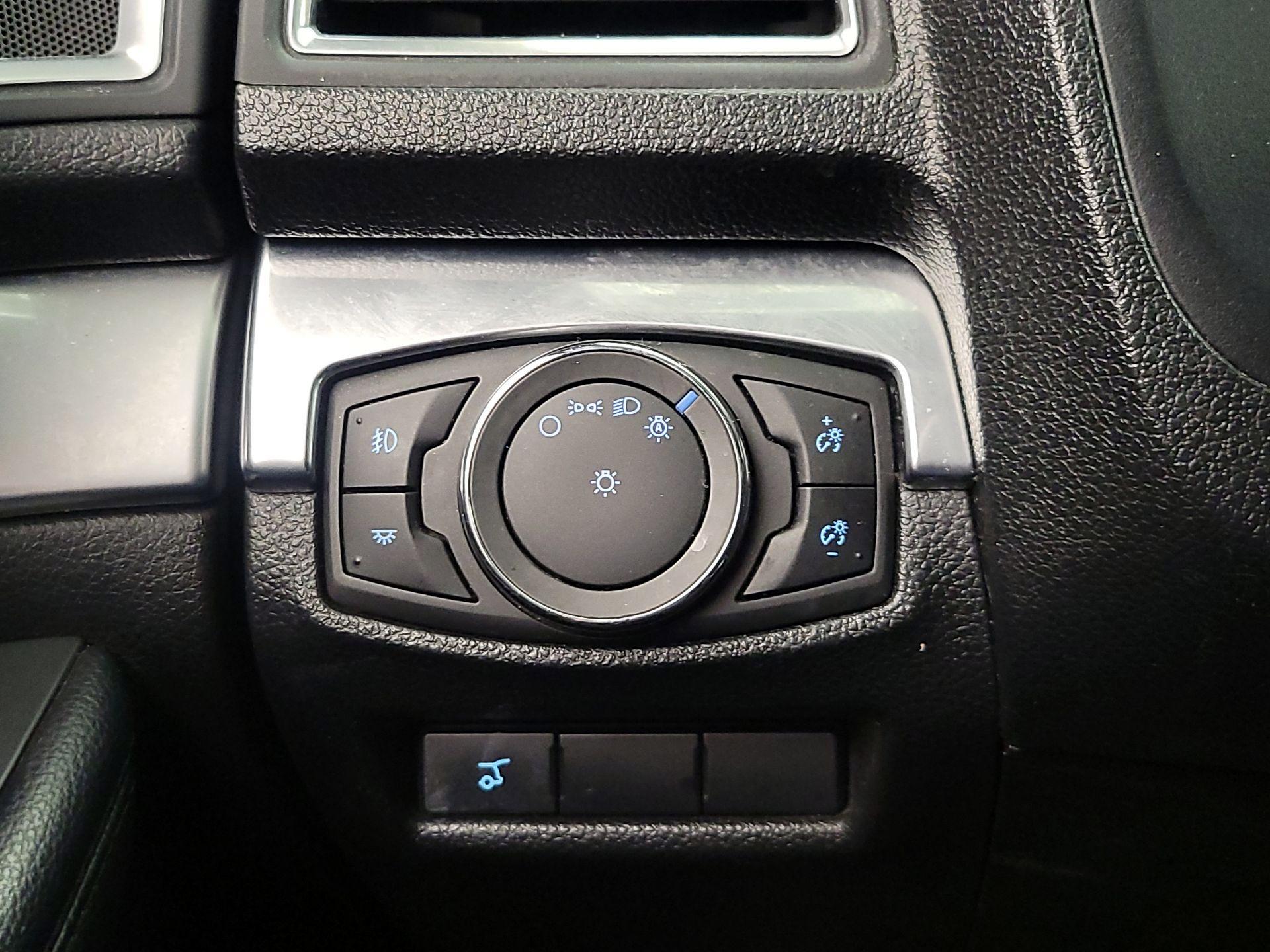 Thumbnail: 2017 Ford Explorer - 13