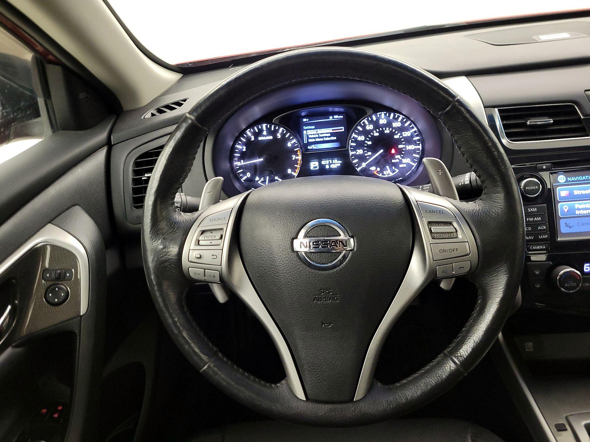 Thumbnail: 2015 Nissan Altima - 10